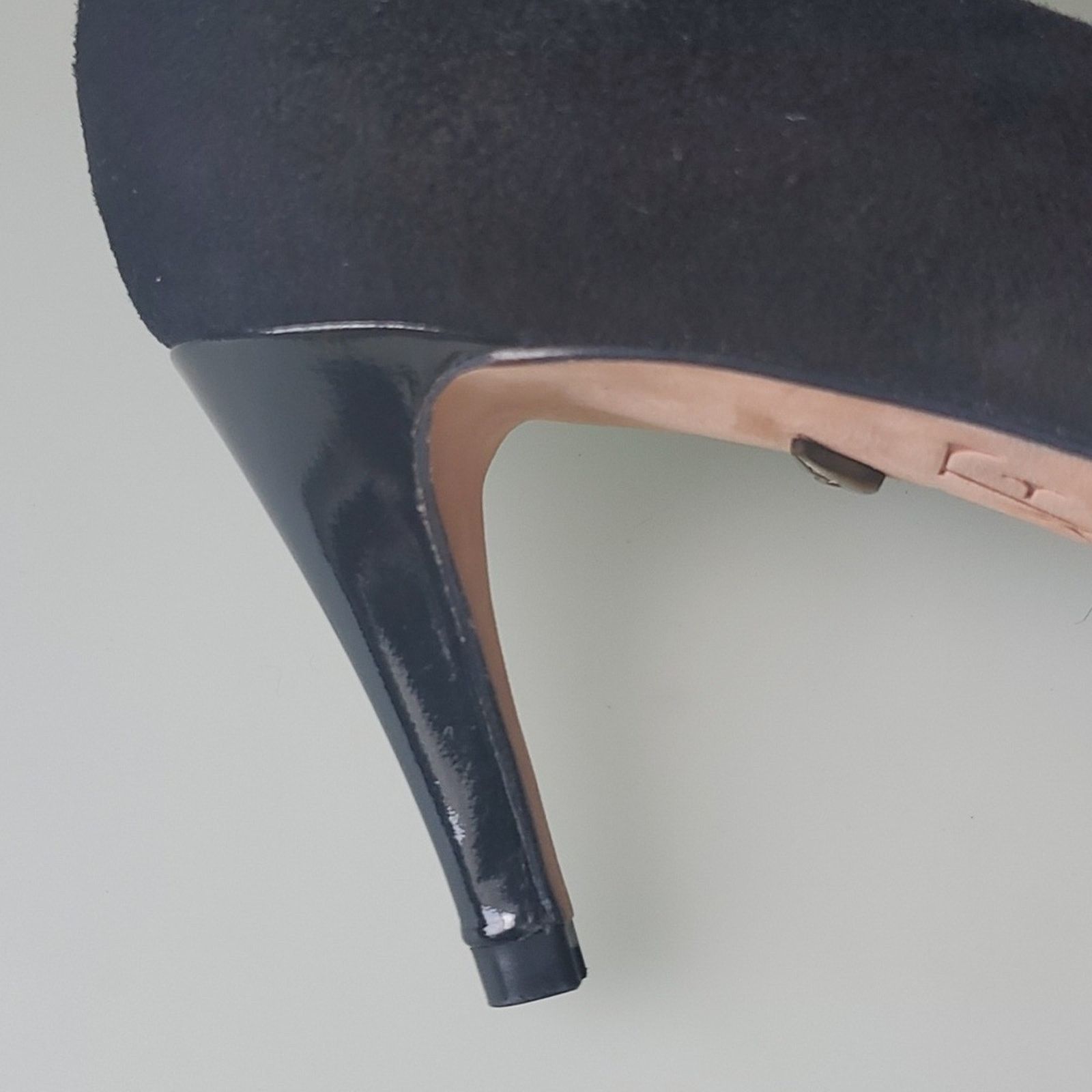 Diane von Furstenberg Like new Diane von Furstenberg Black Suede Heels Size 8M Size US 8 / IT 38 - 3 Thumbnail