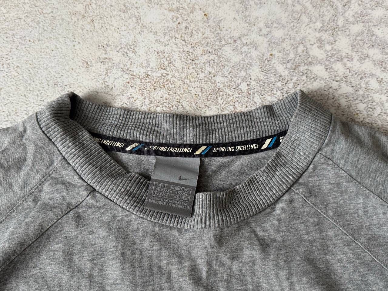 Nike × Vintage Vintage Nike Crewneck Sweatshirt Swoosh Logo Y2K Rare Item Size US L / EU 52-54 / 3 - 4 Thumbnail