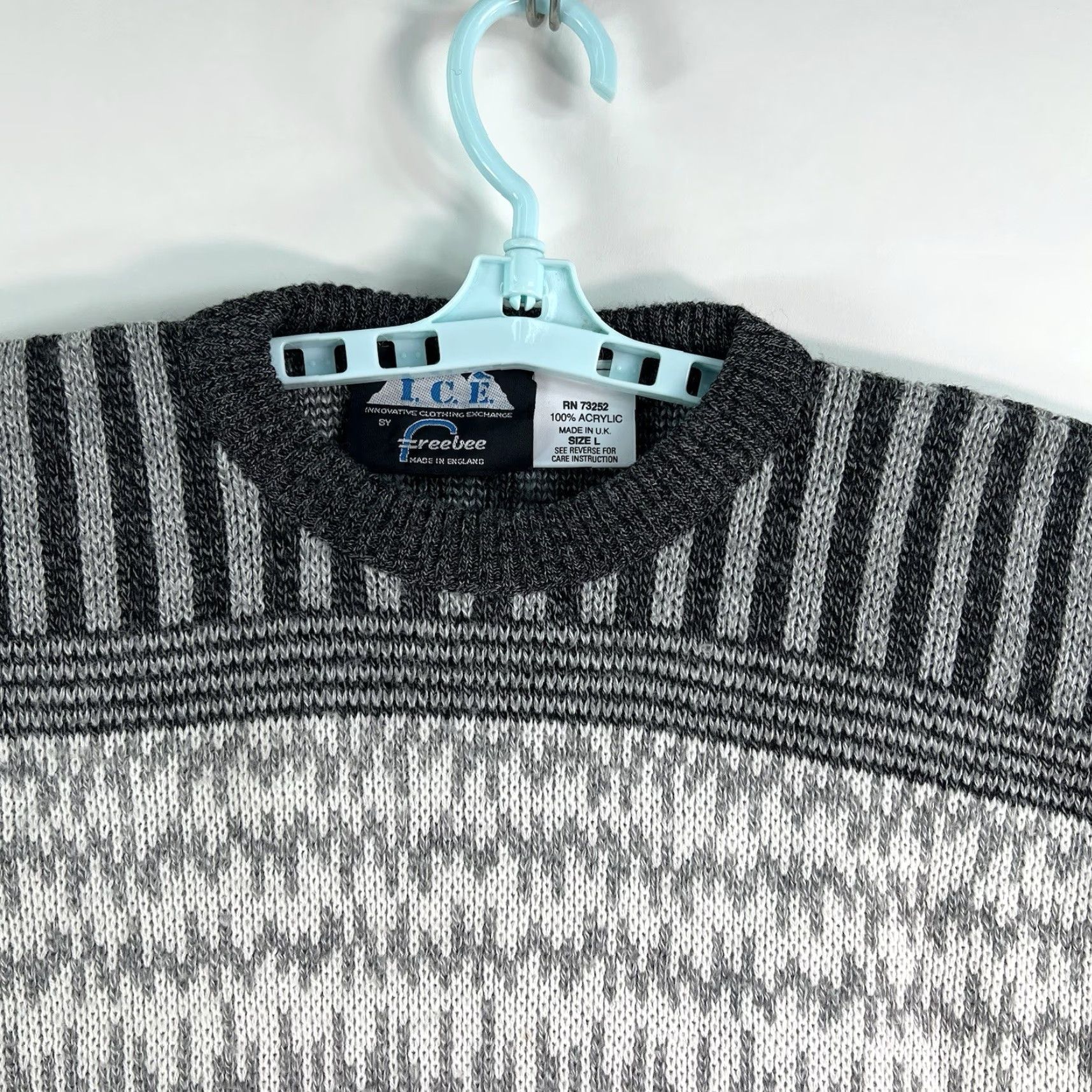 Vintage VINTAGE Freebee I.C.E Geometric Pullover Sweater Men’s L Grey UK Made Size US L / EU 52-54 / 3 - 3 Thumbnail