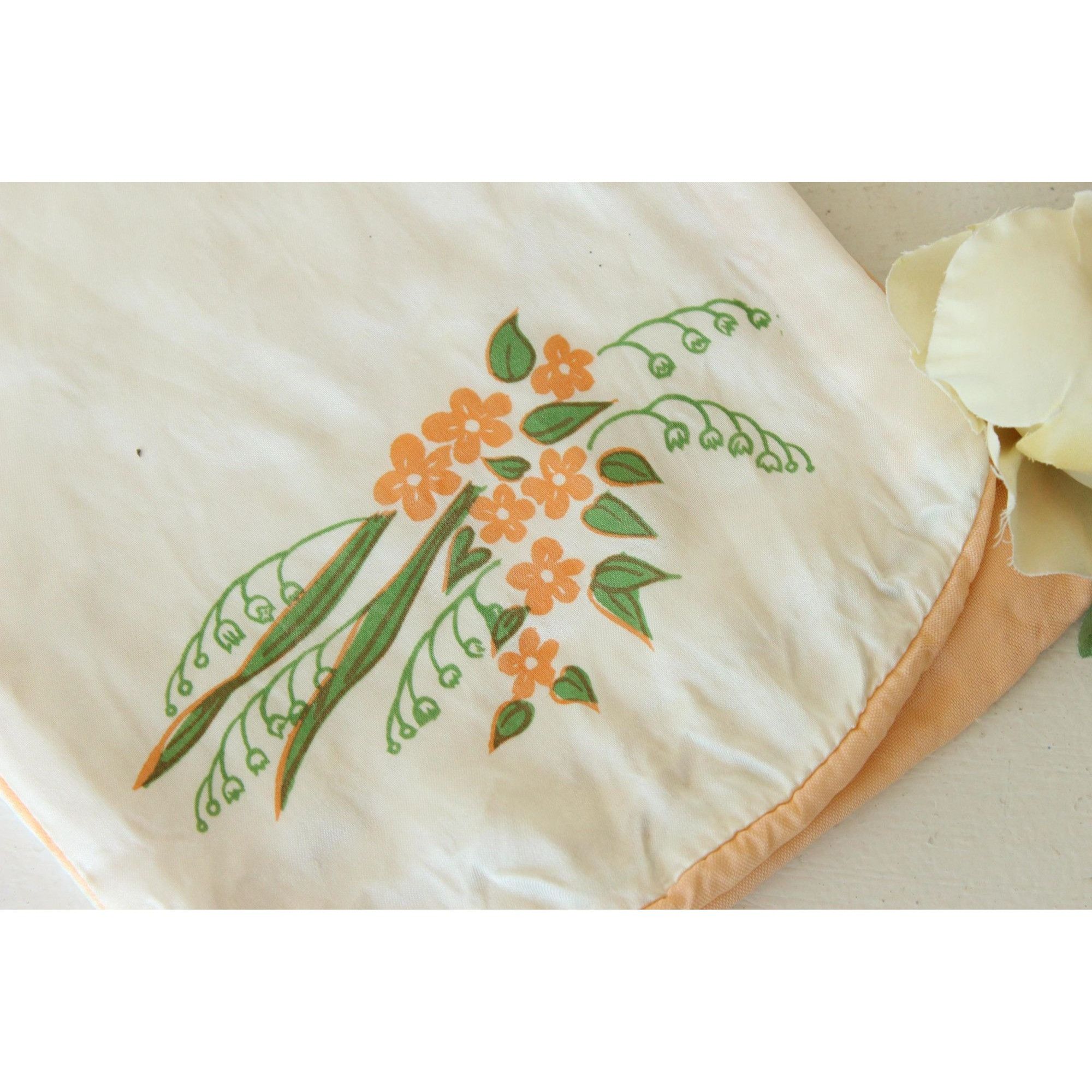 Vintage Vintage 1940s 1950s Stockings Bag, Peach and White Silk and Size ONE SIZE - 2 Thumbnail