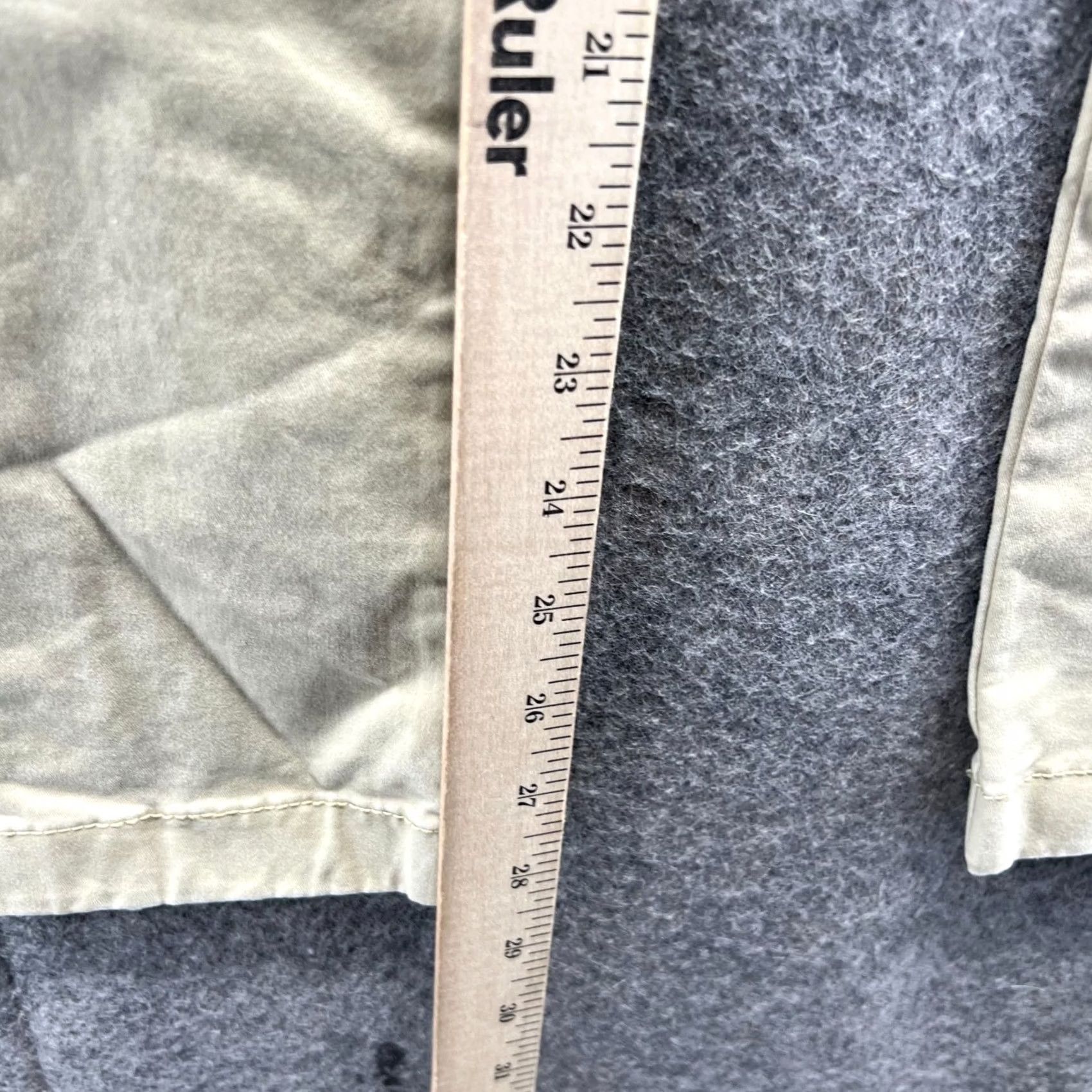 Tommy Hilfiger VINTAGE Tommy Hilfiger Pants Men 38x30 Khaki Chino Tan Beige Custom Fit Cotton Trousers Size US 38 / EU 54 - 6 Thumbnail