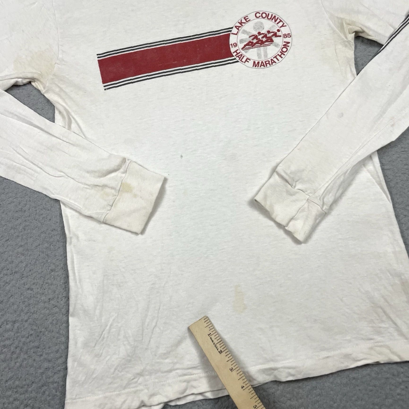 Vintage VINTAGE Lake County Half Marathon Shirt Adults M White Distressed 80s Nike? Size US M / EU 48-50 / 2 - 7 Thumbnail