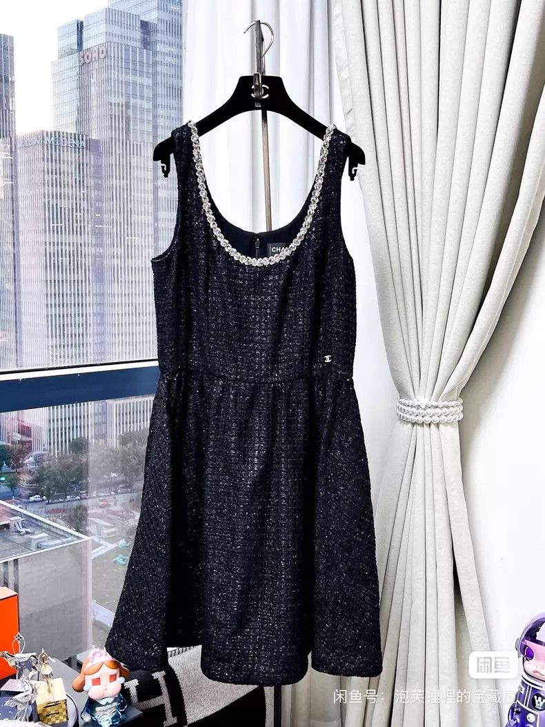 Chanel Chanel Heavy industry flower rhinestone rolled edge neckle Size S / US 4 / IT 40 - 1 Thumbnail