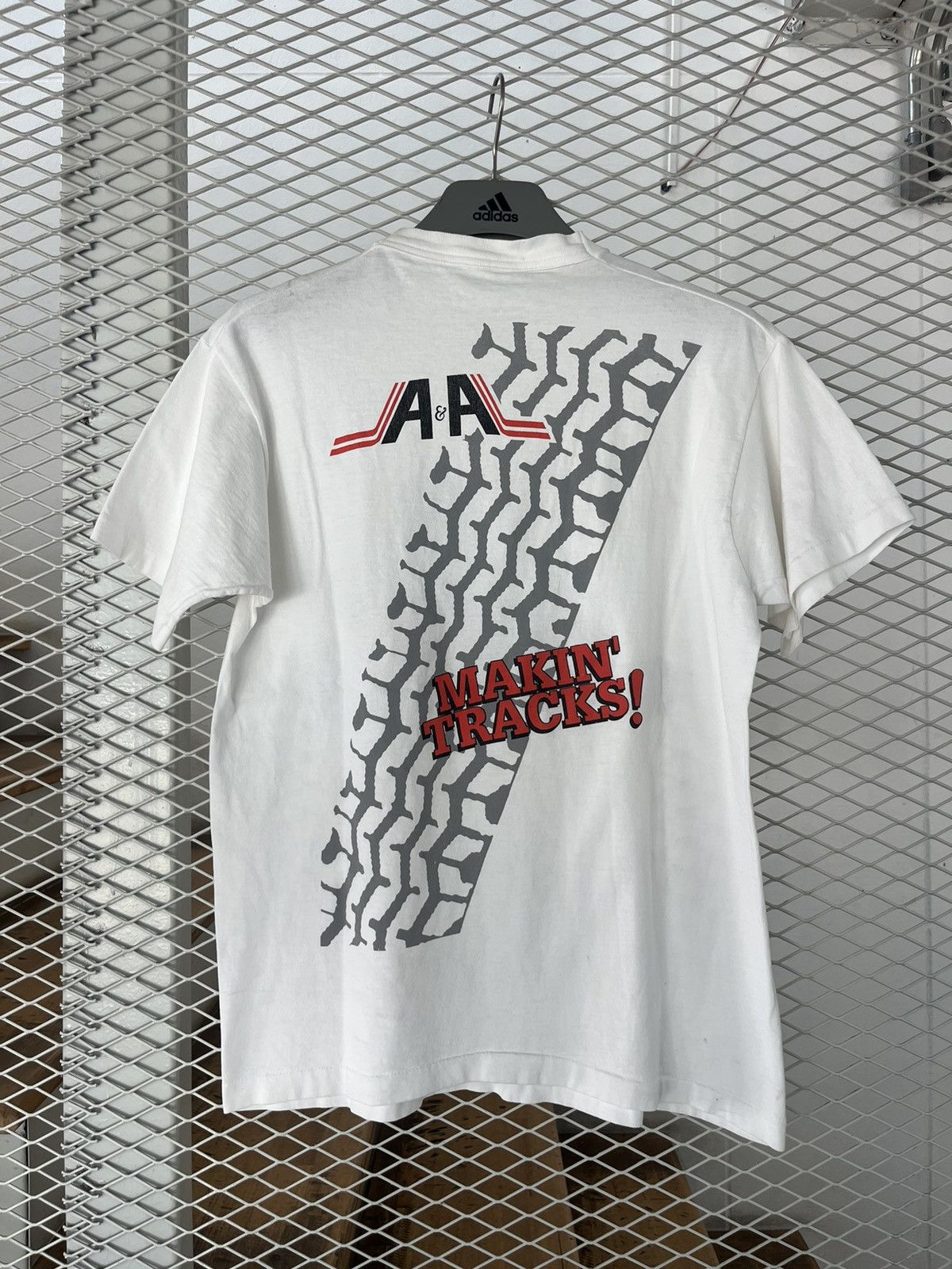 Vintage Vintage A&A POWERED Makin’Tracks ! 90’s Racing Tshirt Size US M / EU 48-50 / 2 - 3 Thumbnail