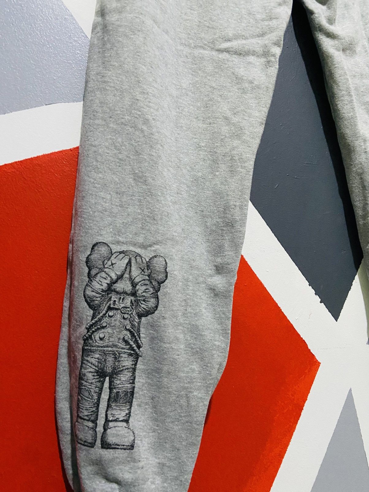 Andy Warhol × Kaws × Uniqlo Uniqlo X Kaws X Andy Warhol Sweatpants Size US 29 - 5 Thumbnail