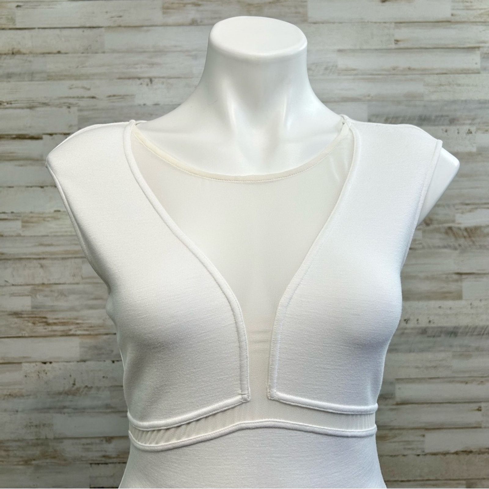 Victoria's Secret Victorias Secret Bodycon Peplum Dress Size 6 Cream Stretch Size M / US 6-8 / IT 42-44 - 3 Thumbnail