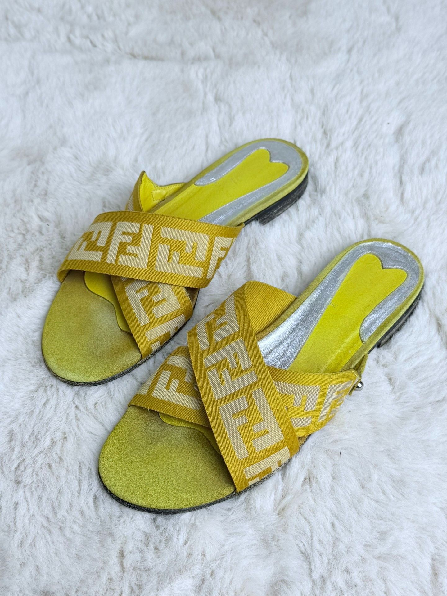 Fendi Fendi Yellow Sandals us_5 Women Size US 5 / IT 35 - 1 Thumbnail