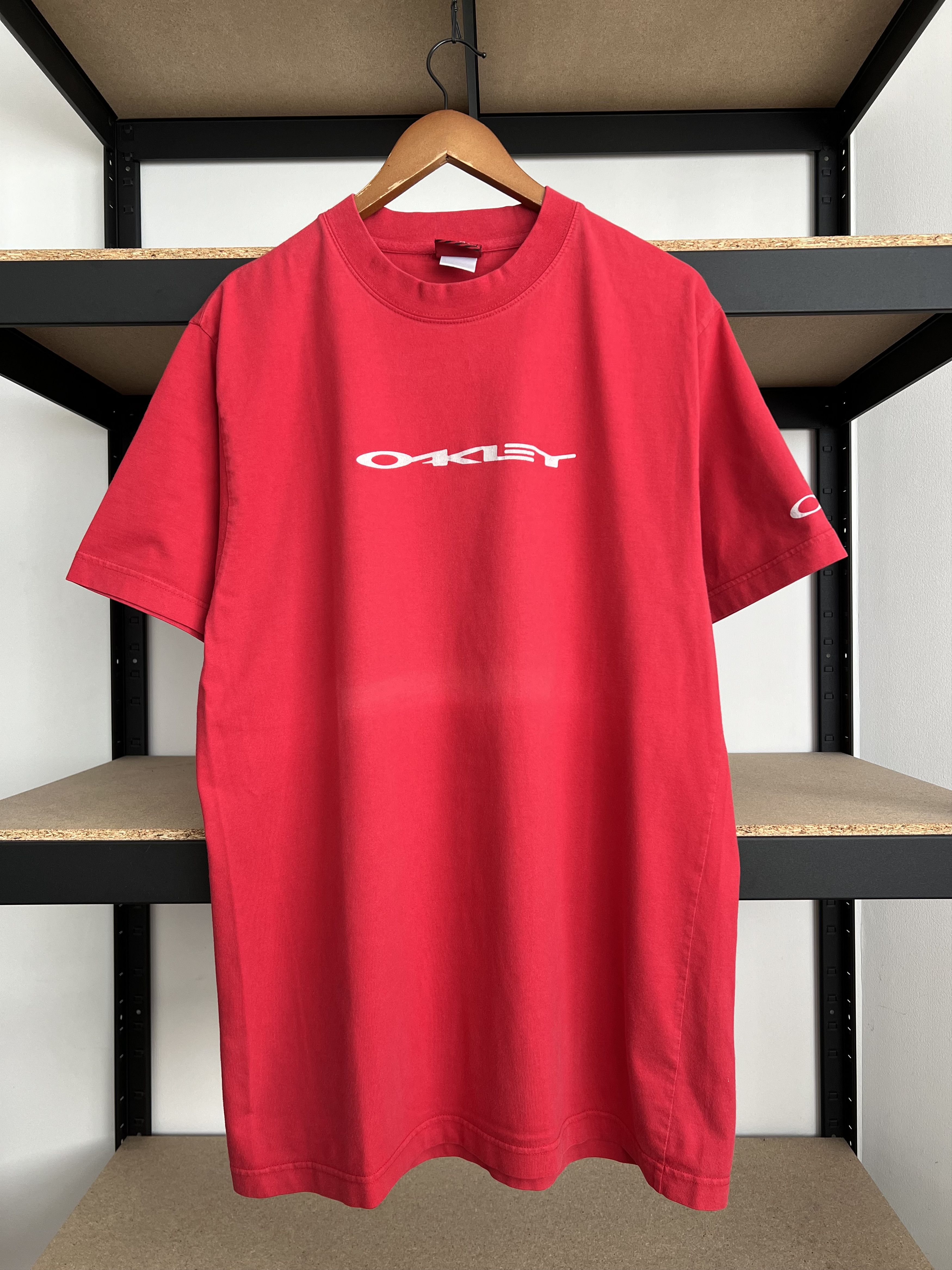 Oakley Vintage 90s Oakley Red T-shirt Size US XL / EU 56 / 4 - 1 Thumbnail