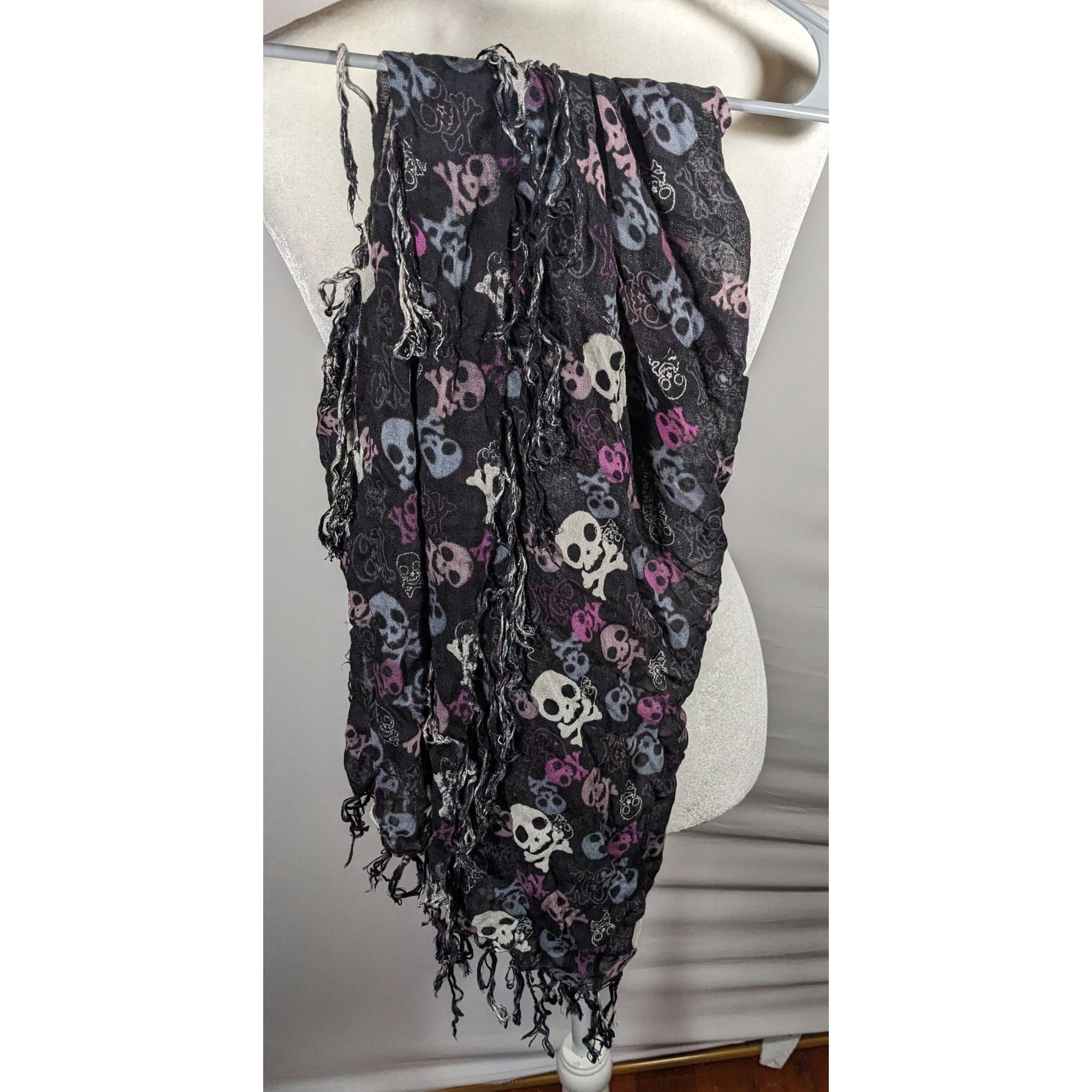 Other Gothic Y2K Skull And Crossbone Lightweight Scarf With Fringe Size ONE SIZE - 8 Thumbnail