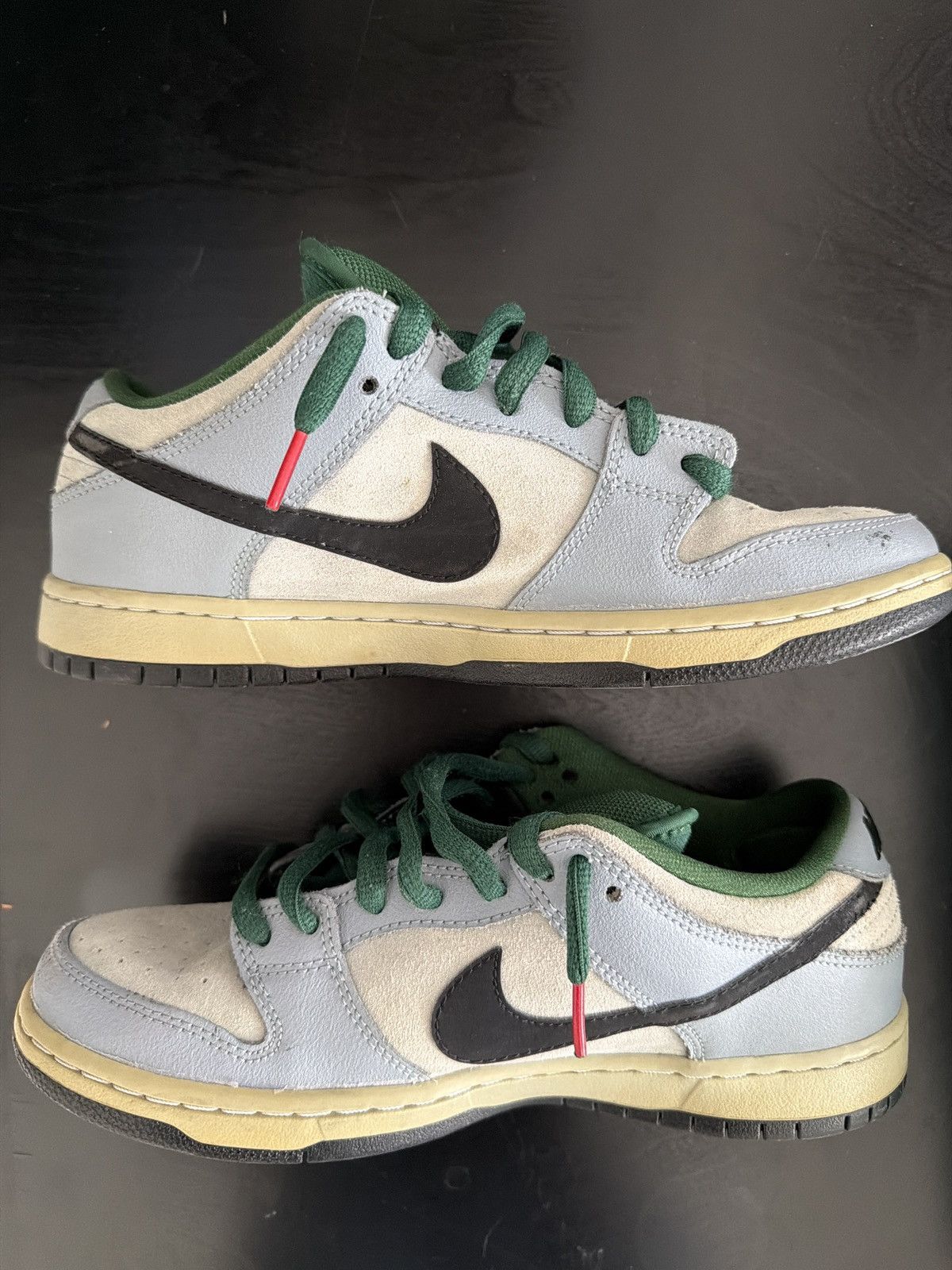 Nike Nike Dunk Low SB ‘Maple Leaf’ Size US 9 / EU 42 - 2 Thumbnail