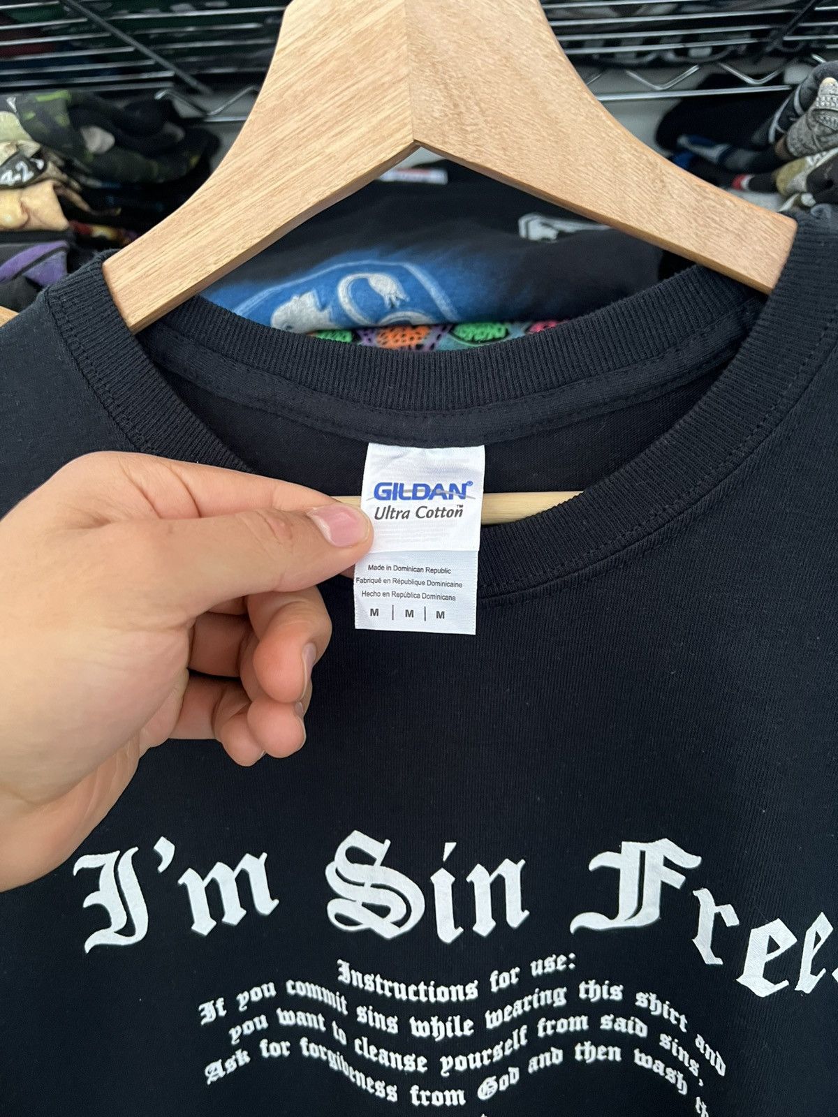 Gildan 2000s I’m Sin Free Jesus Religion Quote Tee Size US M / EU 48-50 / 2 - 4 Thumbnail