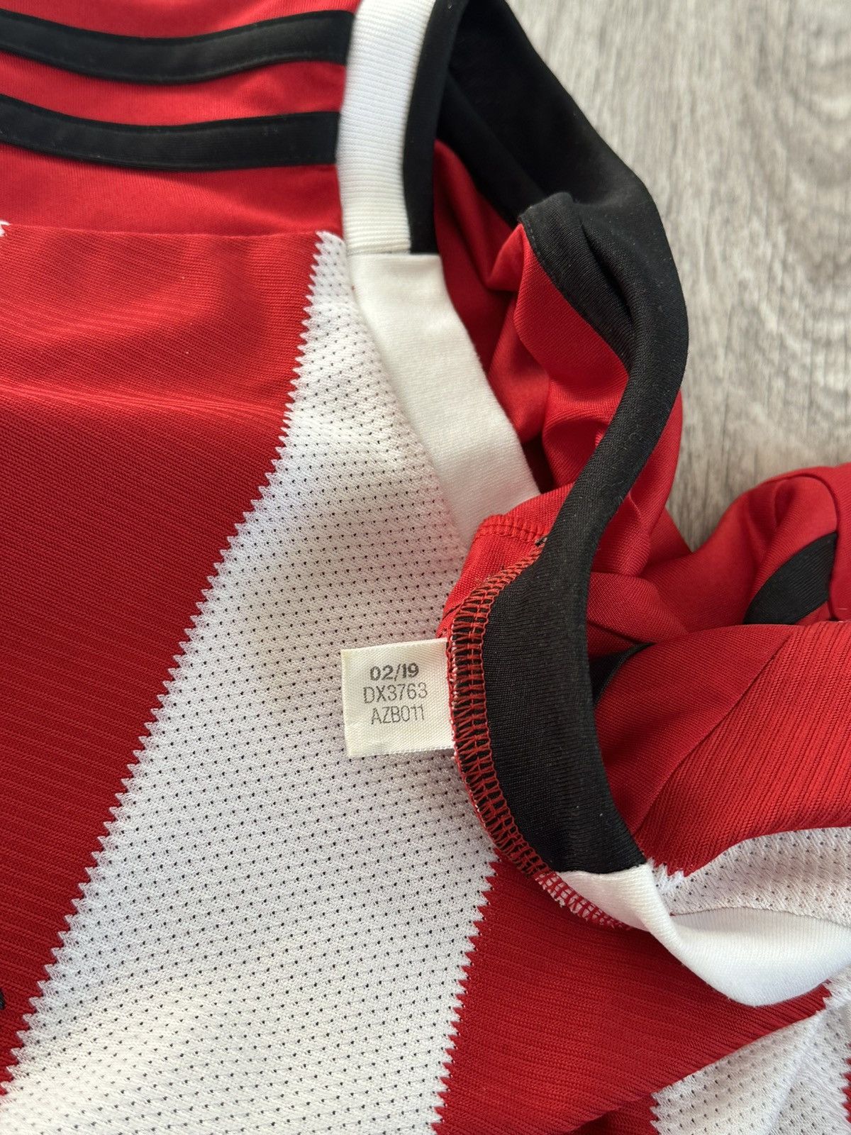 Adidas Vintage Adidas Sheffield United Home Tee T-Shirt white red Size US L / EU 52-54 / 3 - 9 Thumbnail