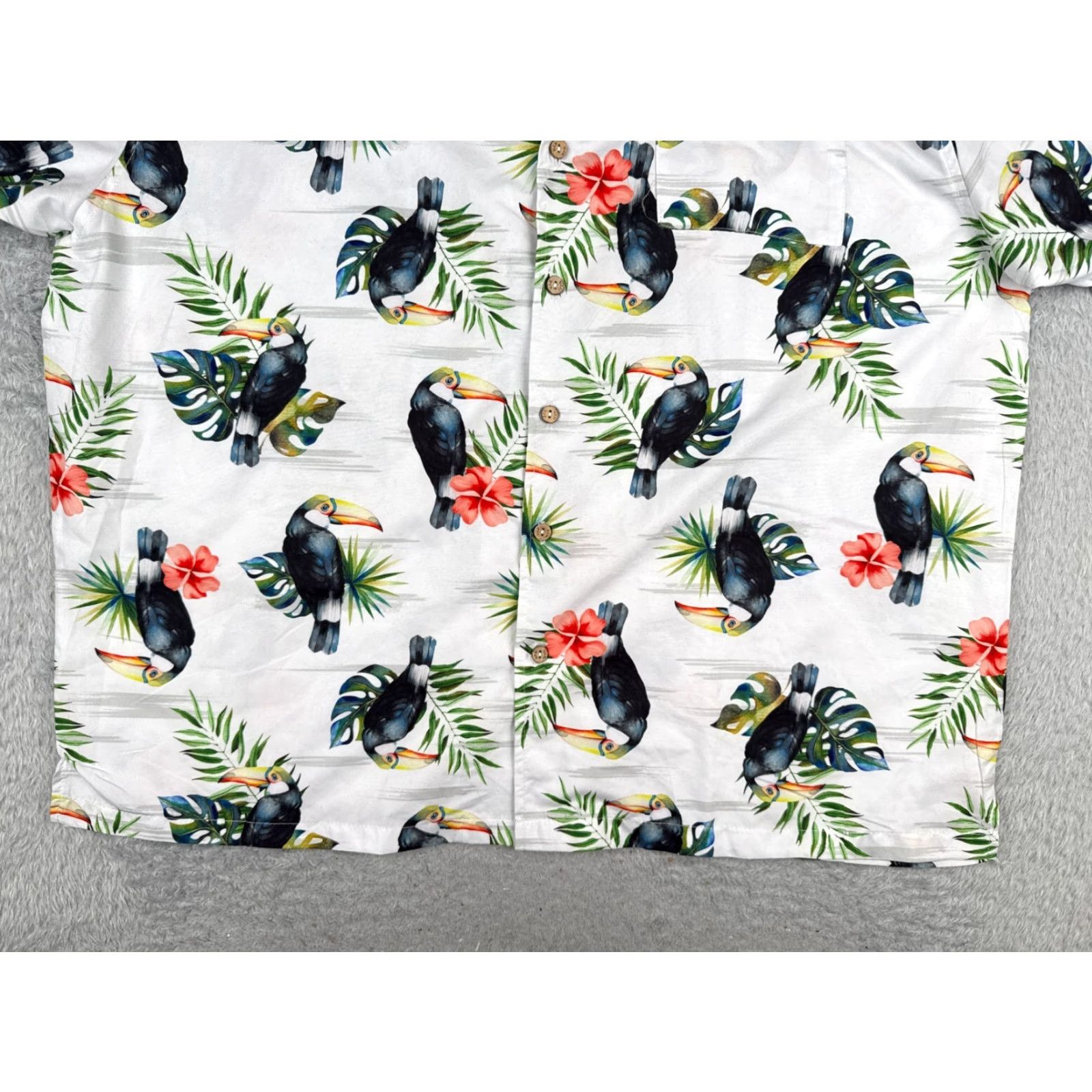 FUZZI Uzzi Shirt Men Hawaiian Floral Toucan White 2XL 100% Polyester Pocket Aloha Resort Vacation Size US XXL / EU 58 / 5 - 5 Thumbnail