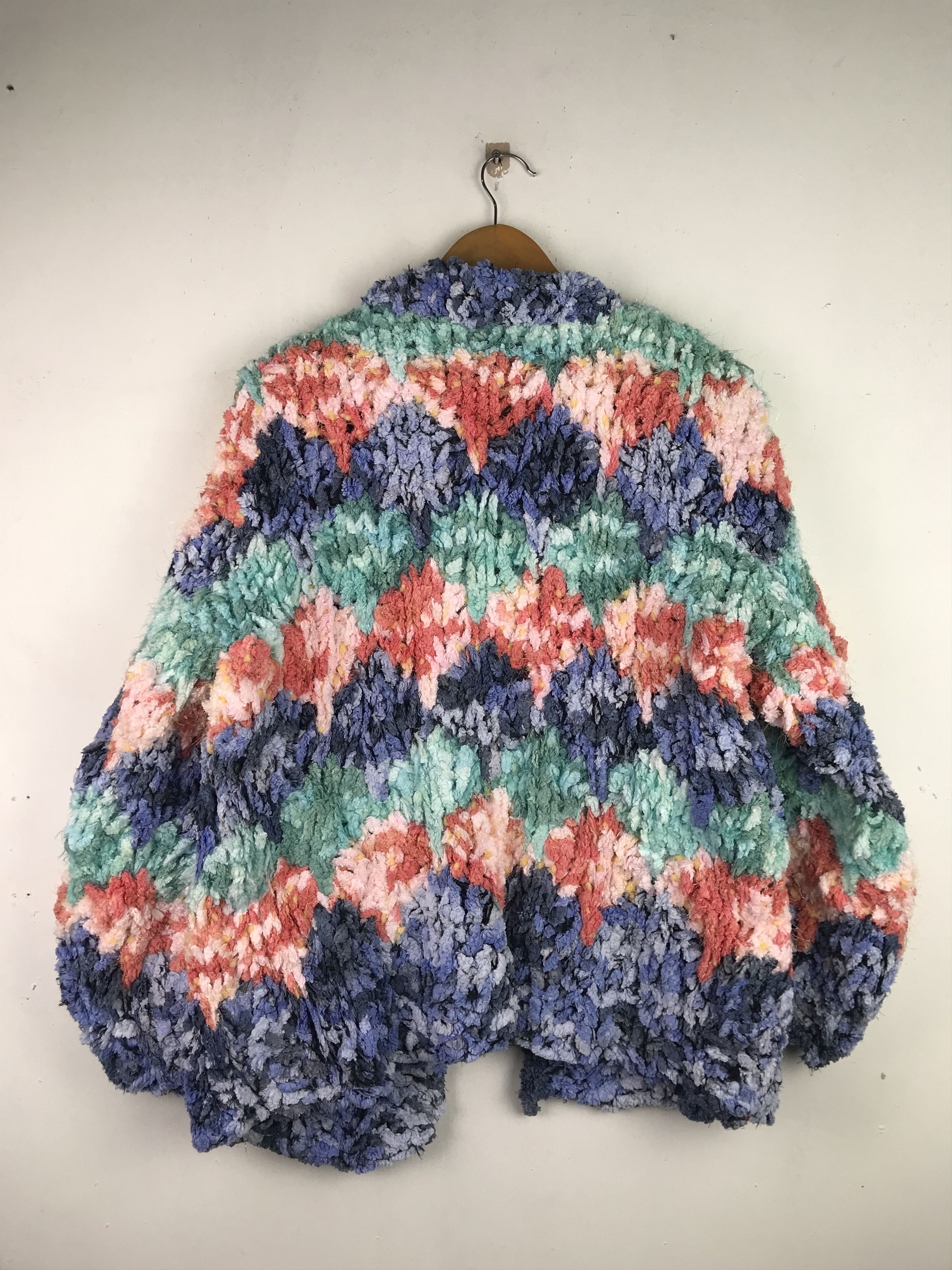 Aran Isles Knitwear Vintage colourful Knit Cardigan Rare design Size US L / EU 52-54 / 3 - 2 Thumbnail