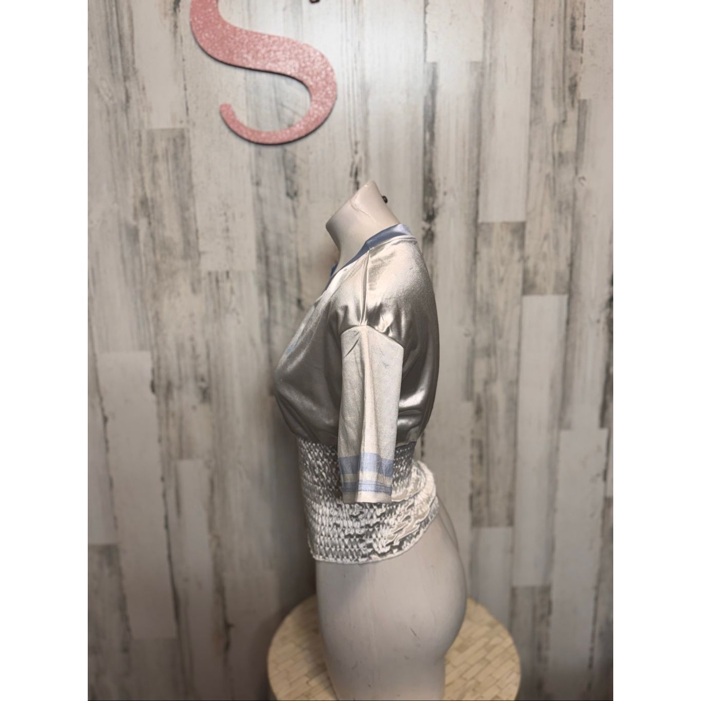 Other Metallic Silver “Energetic 23” Crop Top Women’s Small Shiny Football Jersey Style Size S / US 4 / IT 40 - 3 Thumbnail