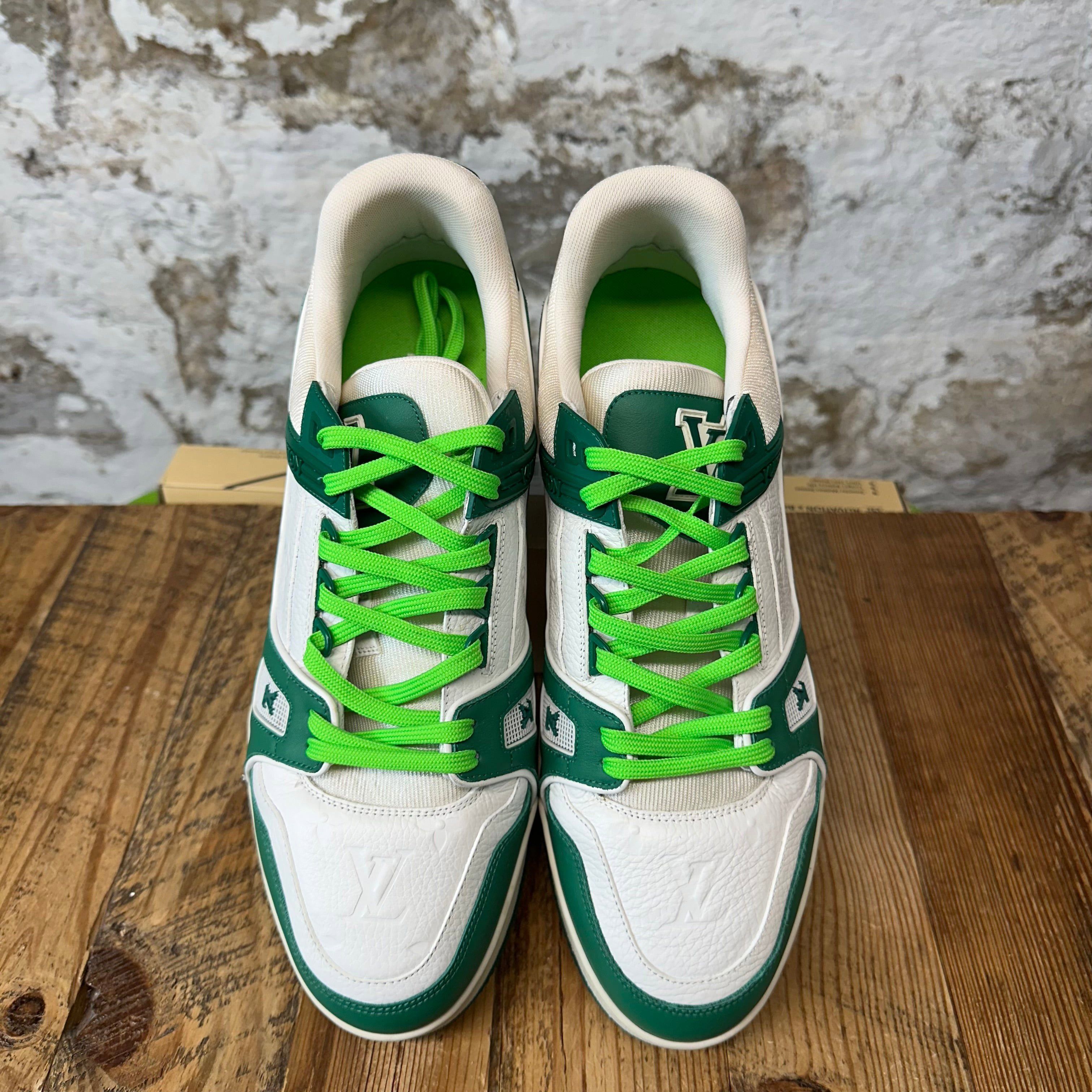 Louis Vuitton Louis Vuitton Green White Trainer Sneaker Sz 10.5 (9LV) Size US 10.5 / EU 43-44 - 4 Thumbnail