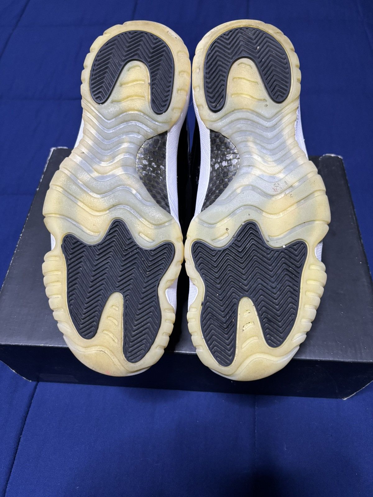 Jordan Brand Jordan 11 Retro Gratitude/Defining Moments 2023 Size 9.5 Size US 9.5 / EU 42-43 - 5 Thumbnail