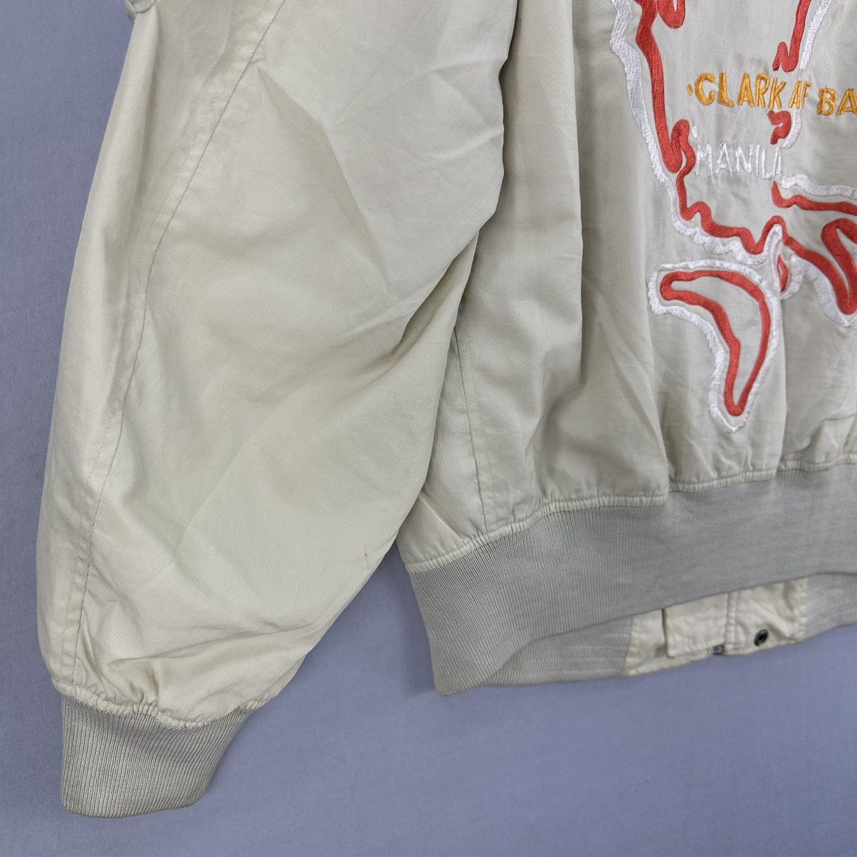 Avirex Vintage Avirex Souvenir Bomber Jacket Embroidery Japan Map Size US L / EU 52-54 / 3 - 6 Thumbnail