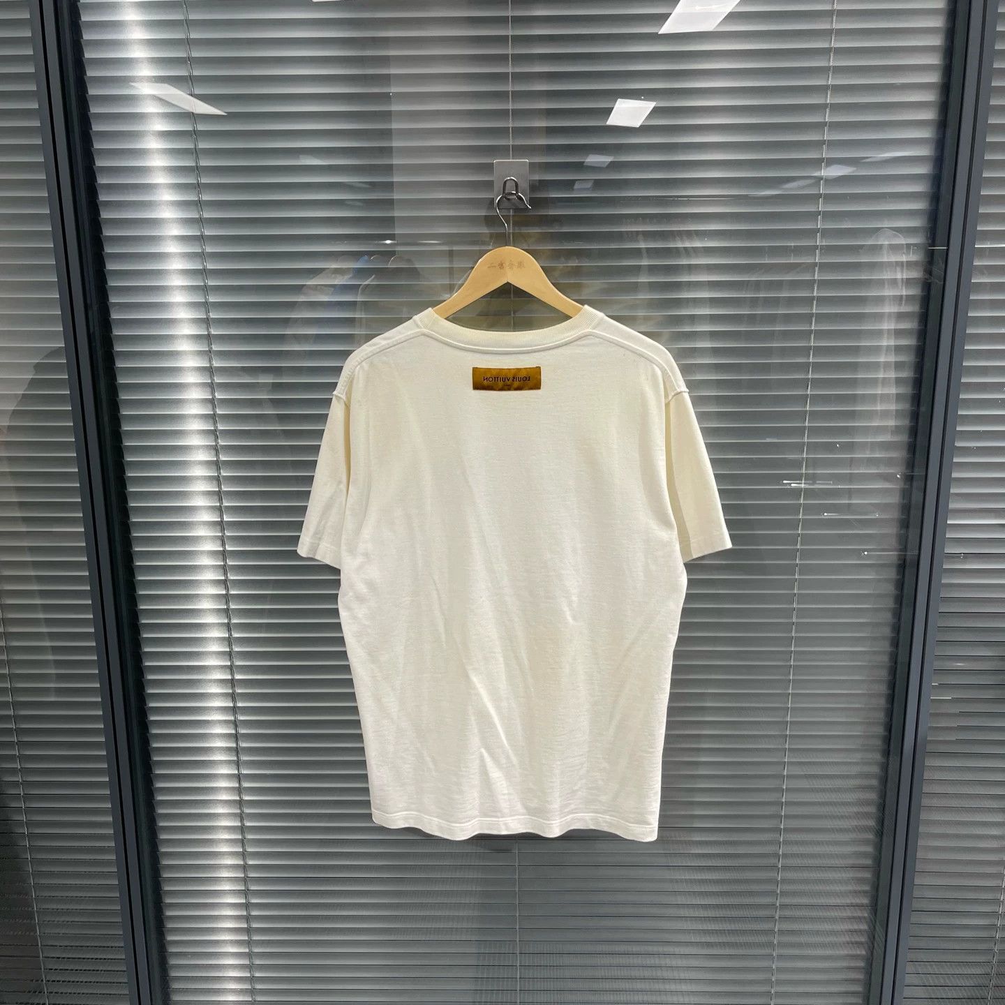 Louis Vuitton LV Script 3D Embroidered Short Sleeve Tee L 95 New Size US L / EU 52-54 / 3 - 2 Thumbnail