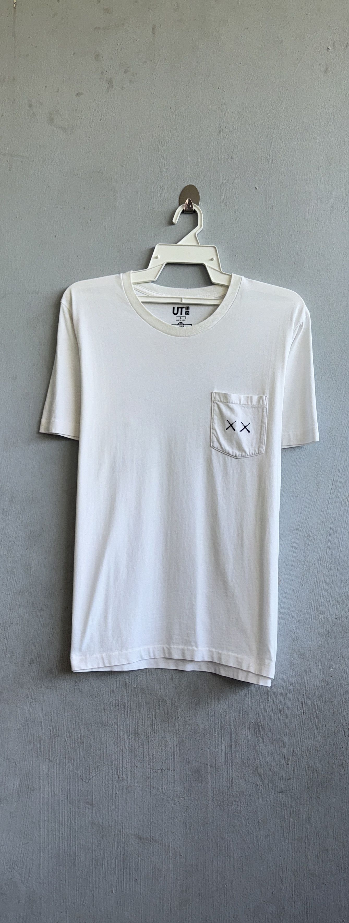 Kaws × Uniqlo Kaws Sesame Street Uniqlo Shirt Size US L / EU 52-54 / 3 - 2 Thumbnail