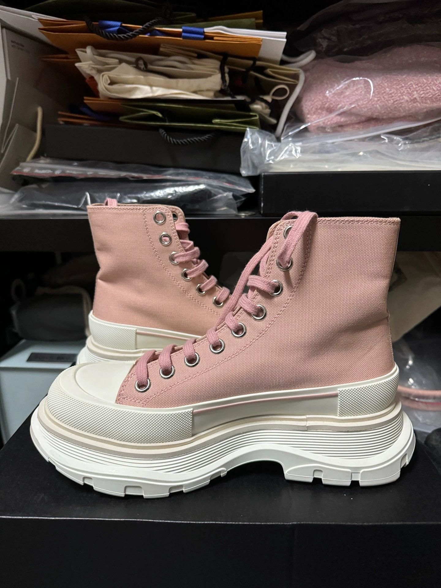 Alexander McQueen Alexander McQueen Tread Slick High-Top Pink 37 Boot Size US 6.5 / IT 36.5 - 4 Thumbnail