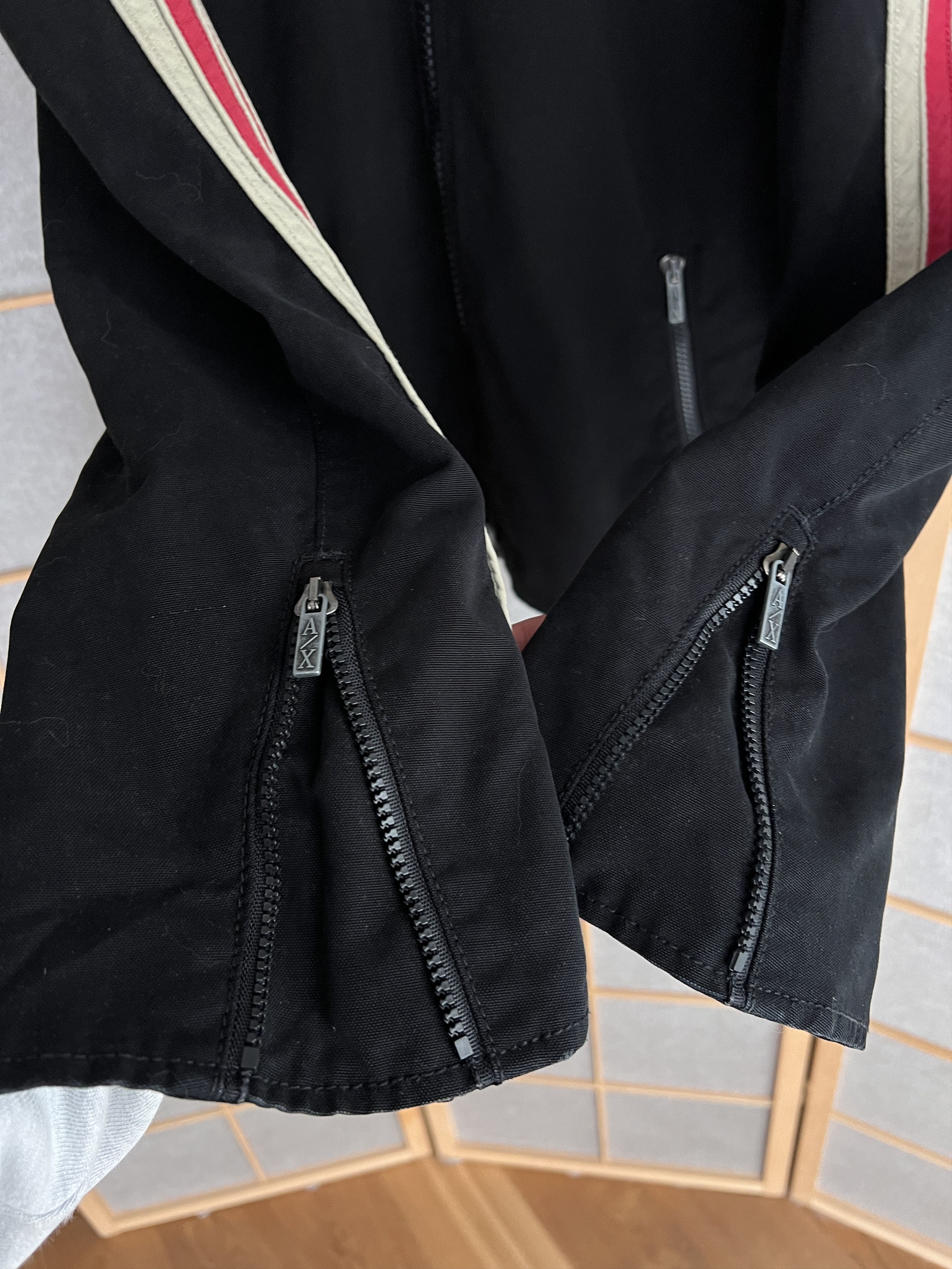 Armani Exchange Armani Exchange racing bomber jacket biker cropped 00s boxy Size US L / EU 52-54 / 3 - 7 Thumbnail