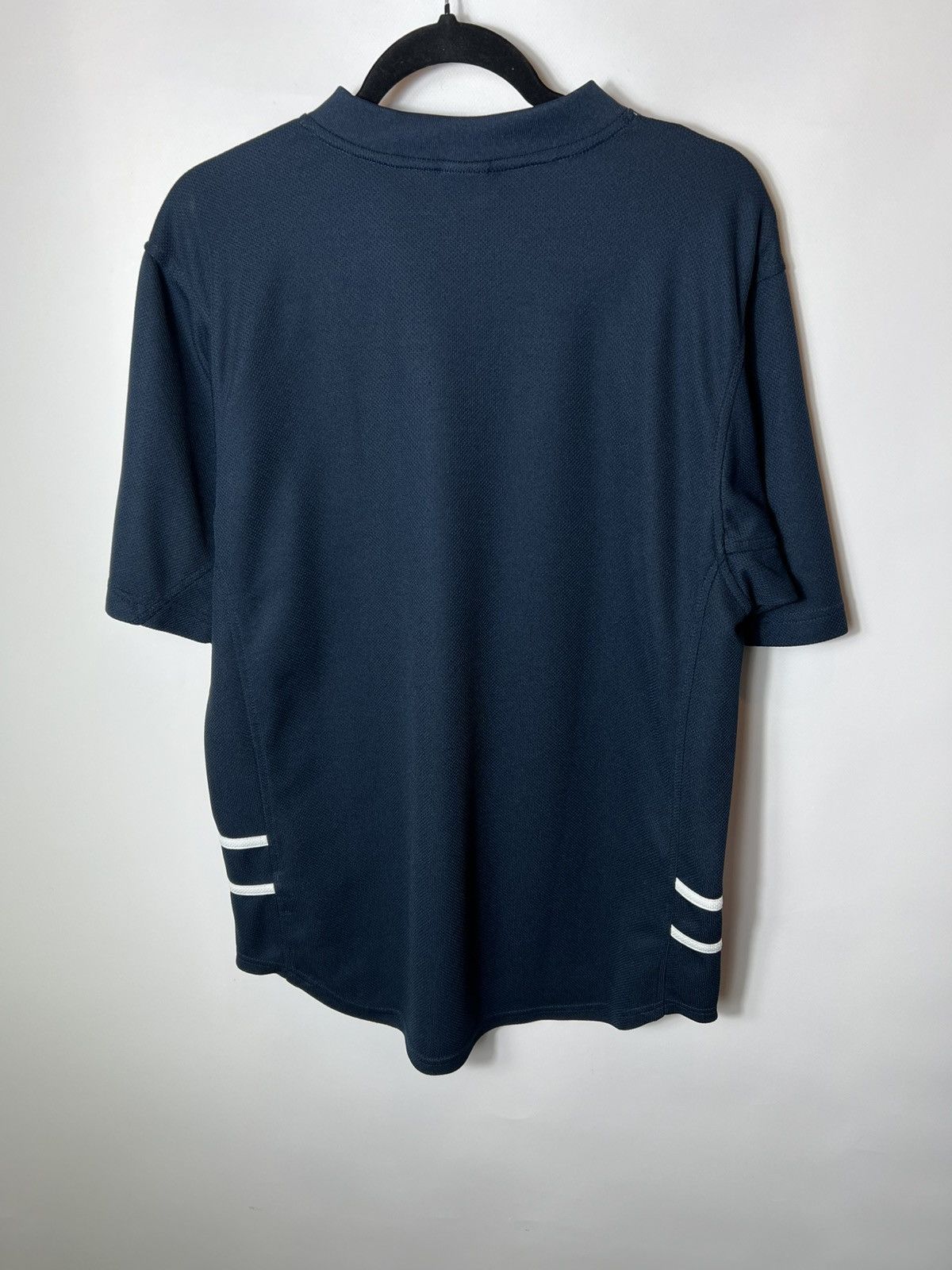Nike Vintage streetwear y2k nike soccer team centre logo t-shirt Size US L / EU 52-54 / 3 - 8 Thumbnail