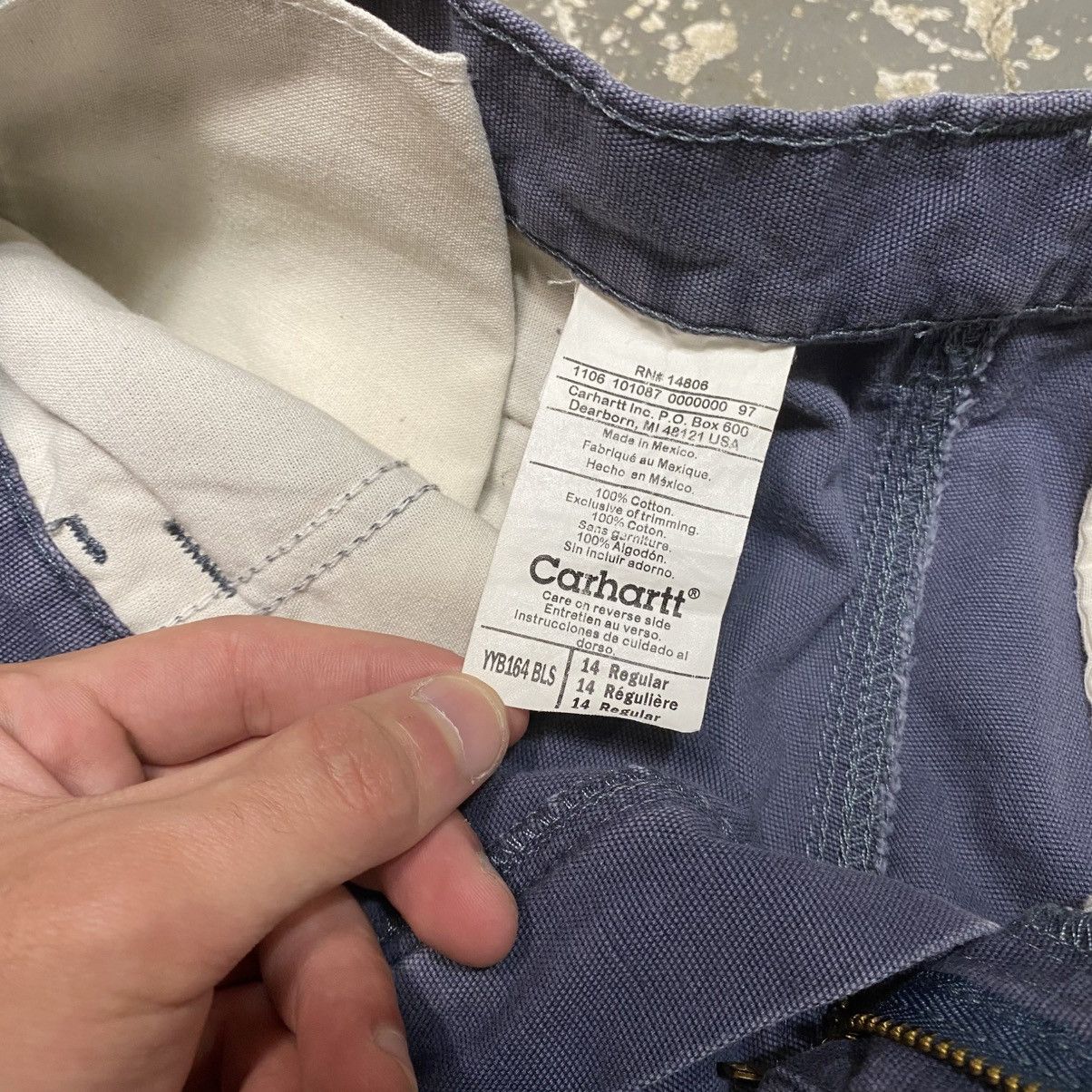 Carhartt × Vintage Vintage Carhartt Grey/Navy YYB164 BLS Cargo Workwear Shorts Size US 27 - 8 Thumbnail