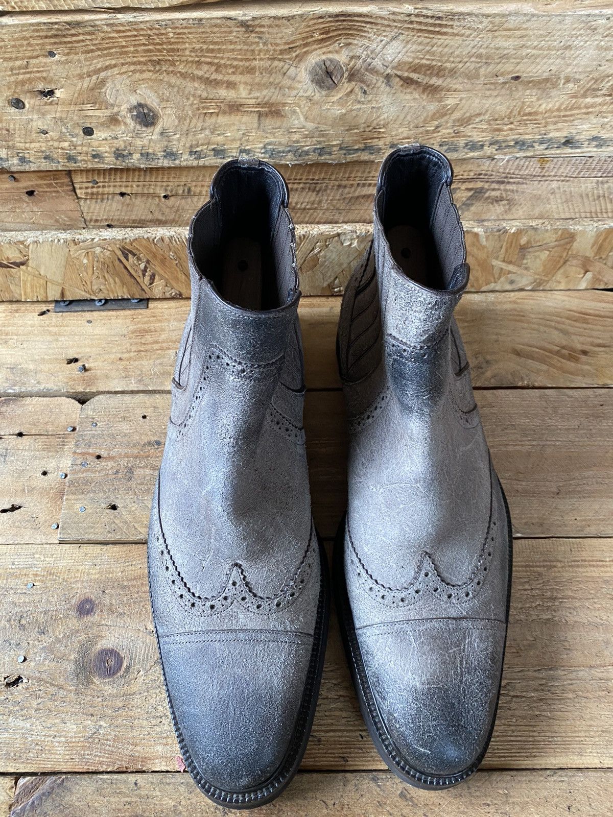 Dolce & Gabbana Dolce gabbana distressed suede gray chelsea boots Size US 10 / EU 43 - 9 Thumbnail