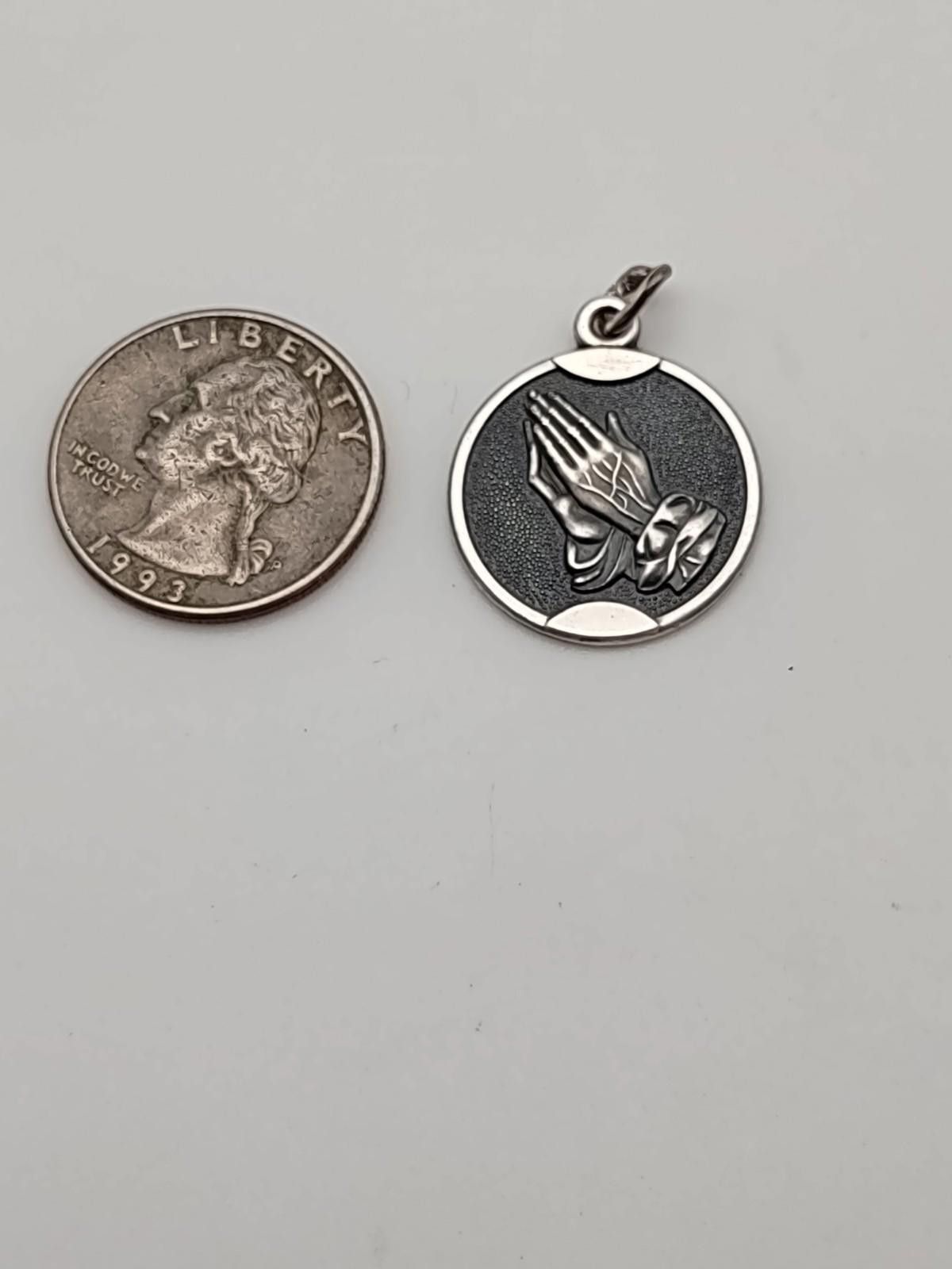 The Unbranded Brand Sterling Silver Serenity Prayer Praying Hands Pendant 925 Size ONE SIZE - 4 Thumbnail