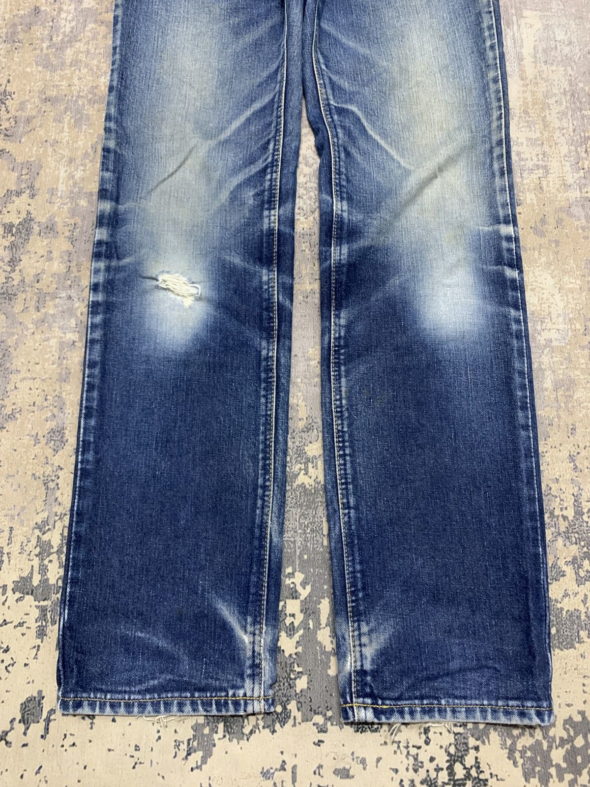 Japanese Brand Vintage Lee Distressed Faded Blue Straight Leg Jeans 27 Size US 27 - 5 Thumbnail