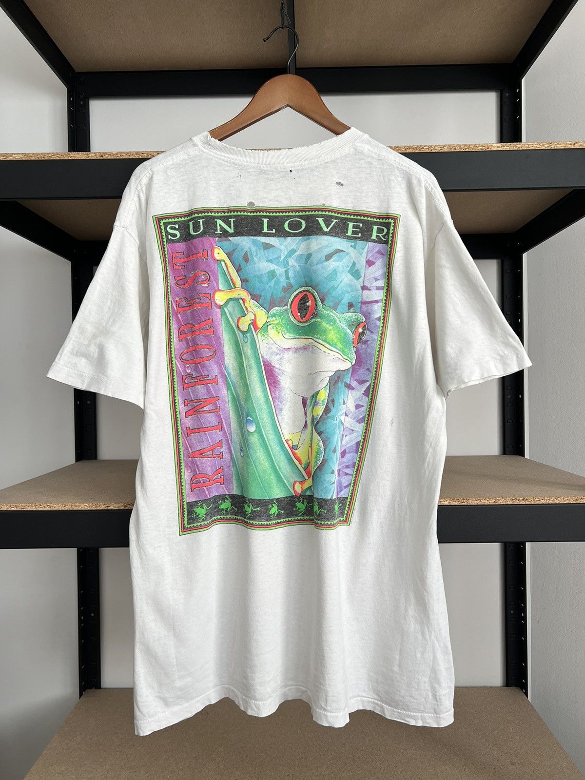 Vintage Vintage 90s Frog Rainforest Sun Lover Thrashed White T-shirt Size US XL / EU 56 / 4 - 1 Thumbnail