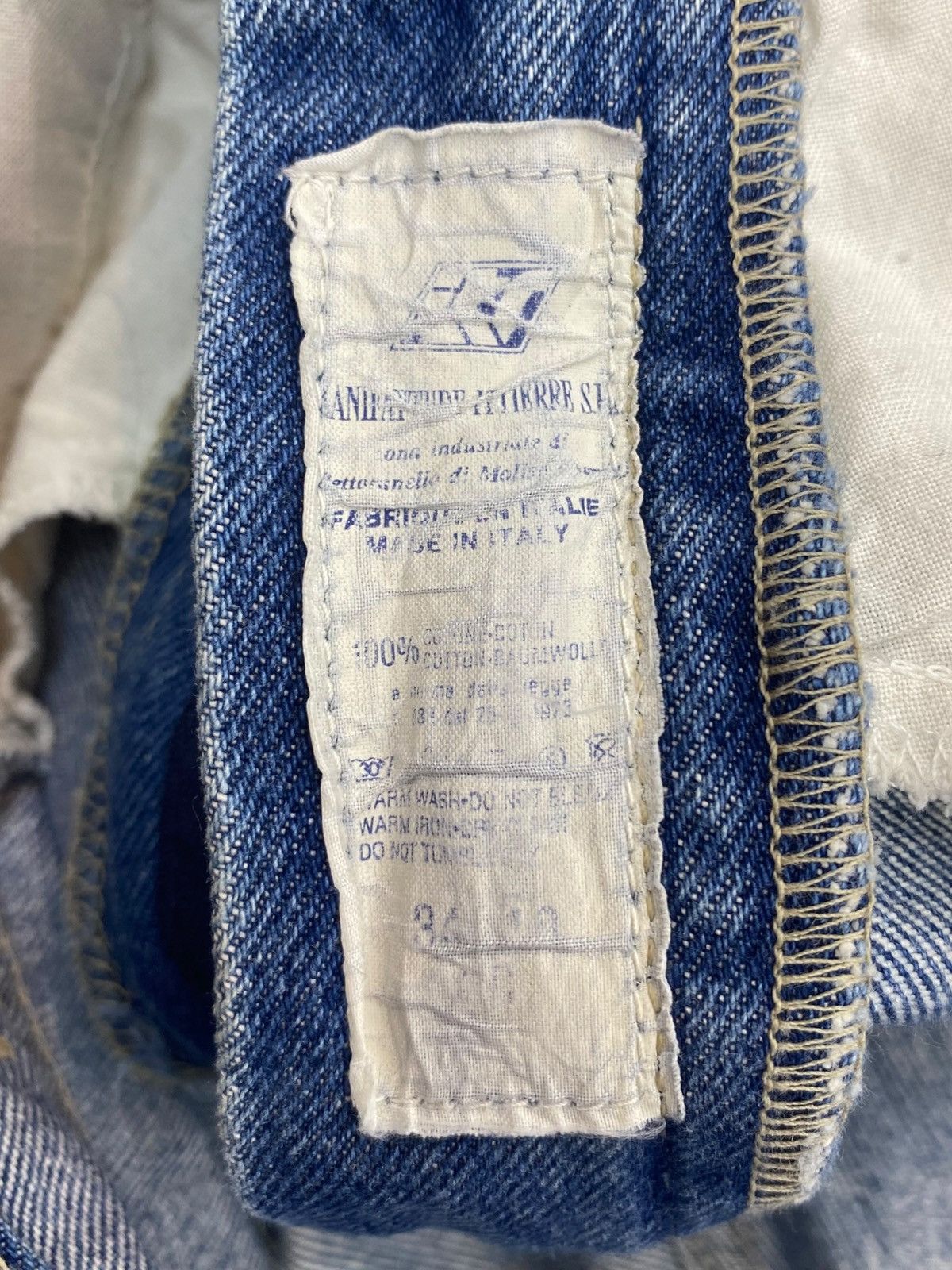 Versace Versace Whiskers Faded Wash Style Bag Ripped Jeans Size US 30 / EU 46 - 11 Thumbnail