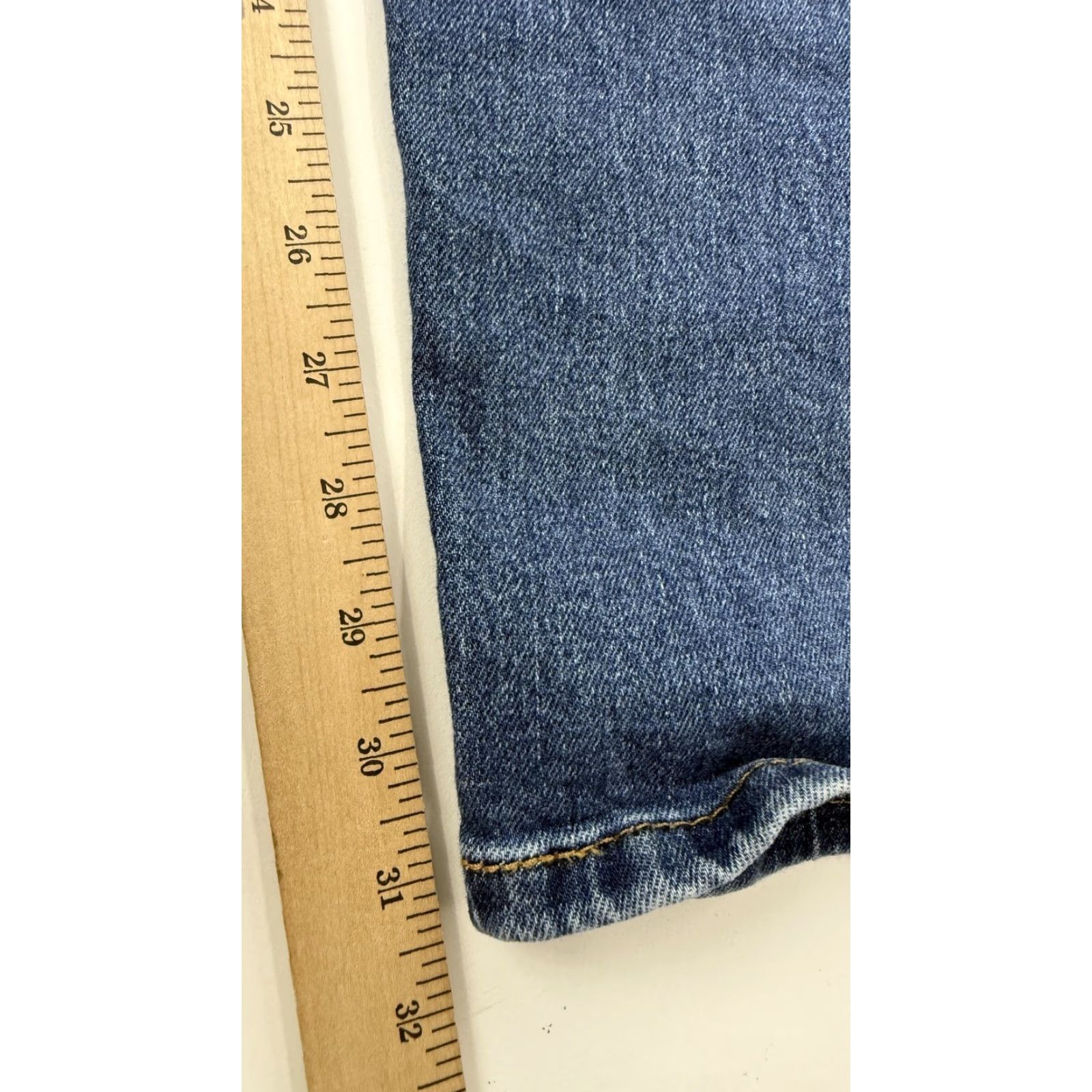 Levi's Levi's Jeans Mens 40x32 Blue Denim Straight Leg Medium Wash Zip Fly 00505 Size US 40 / EU 56 - 7 Thumbnail