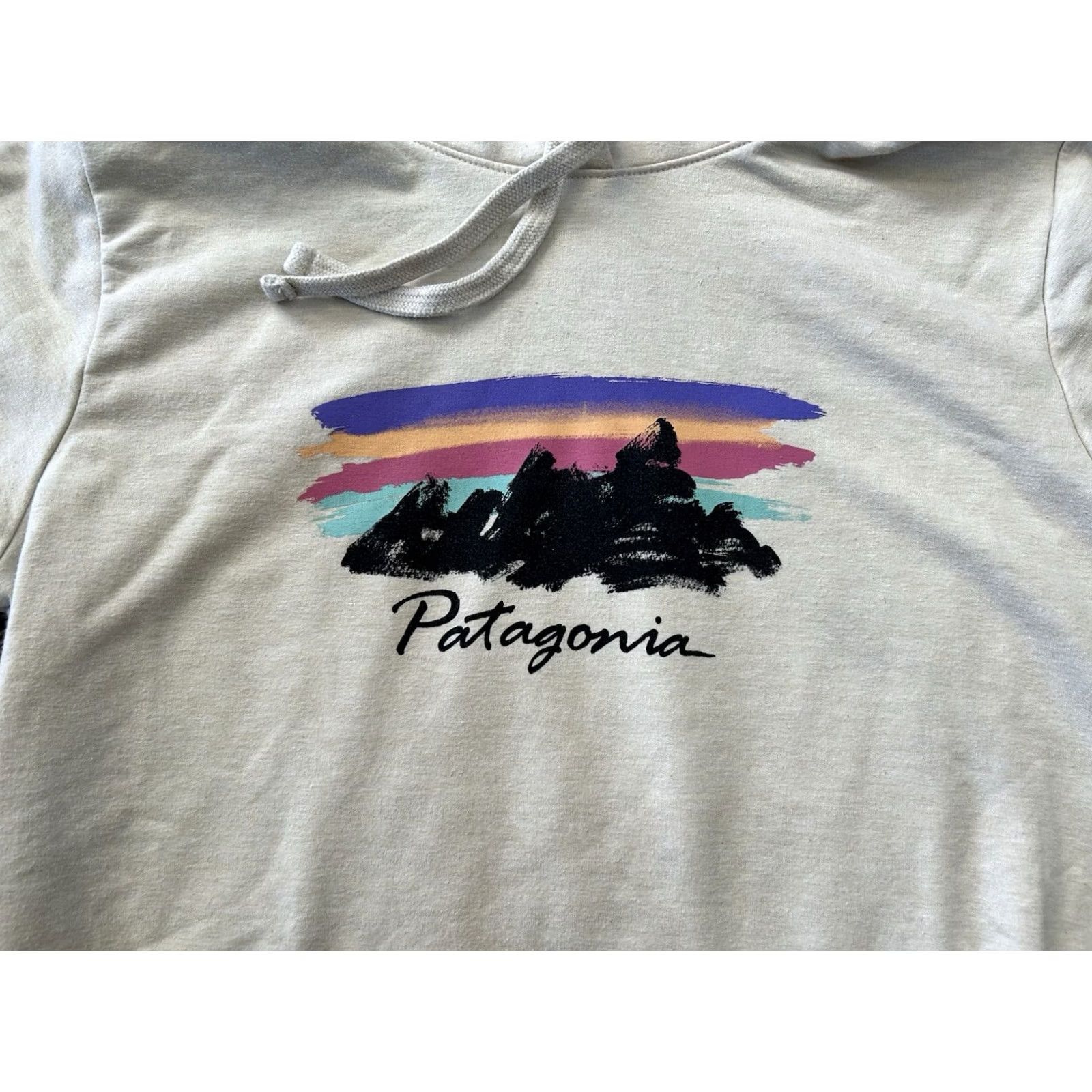 Patagonia Patagonia Hoodie Womens L White Cream Free Hand Fitz Roy Ahnya Graphic Pullover Activewear Outdoors Size L / US 10 / IT 46 - 3 Thumbnail