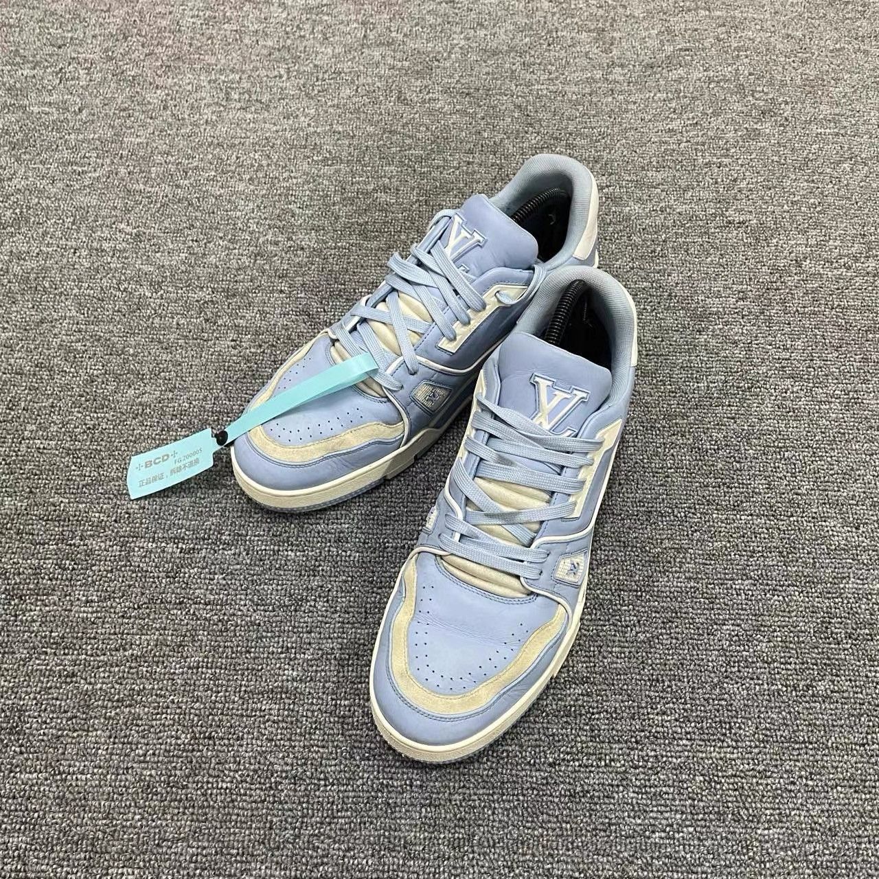 Louis Vuitton Louis Vuitton Trainer Blue And White Sneakers K28 Size US 7 / EU 40 - 2 Thumbnail