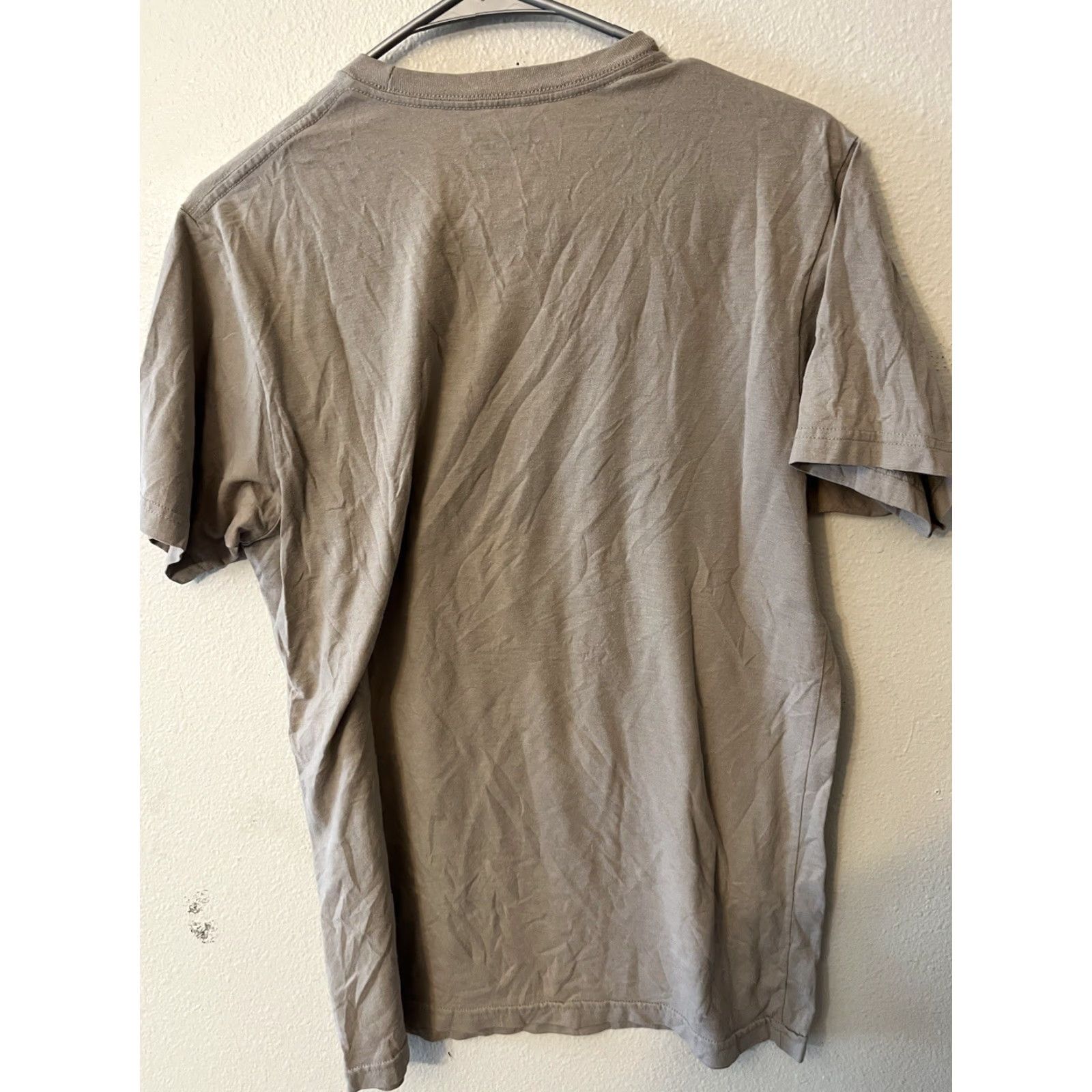 Patagonia Patagonia Shirt Mens Medium Tan Fitz Roy Bear Slim Fit Crew Neck Pullover Tee M Size US M / EU 48-50 / 2 - 2 Thumbnail