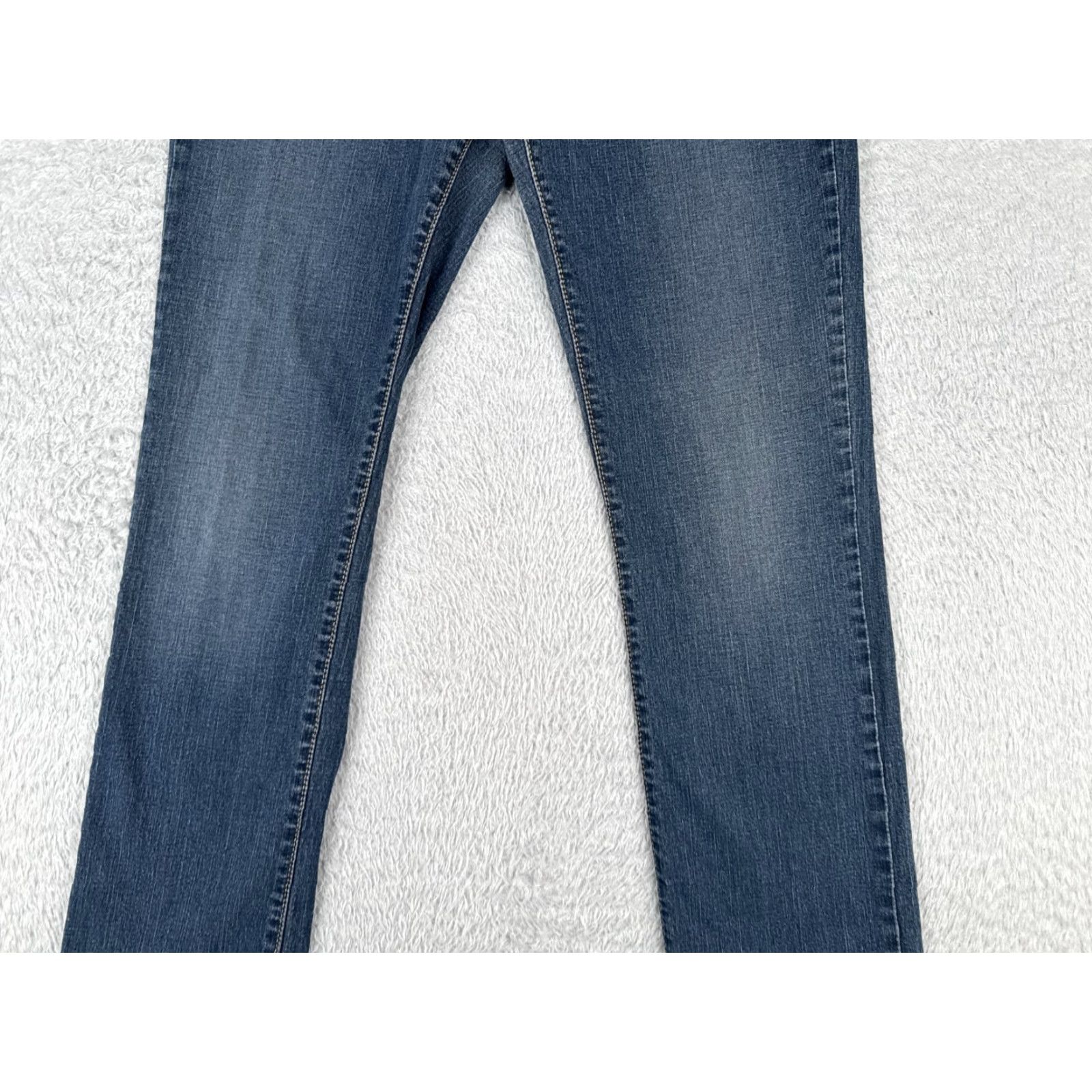 Levi's Levis Jeans Womens 14 Blue Denim Mid Rise Straight Leg Cotton Blend 30x33 Size 36" / US 14 / IT 50 - 3 Thumbnail