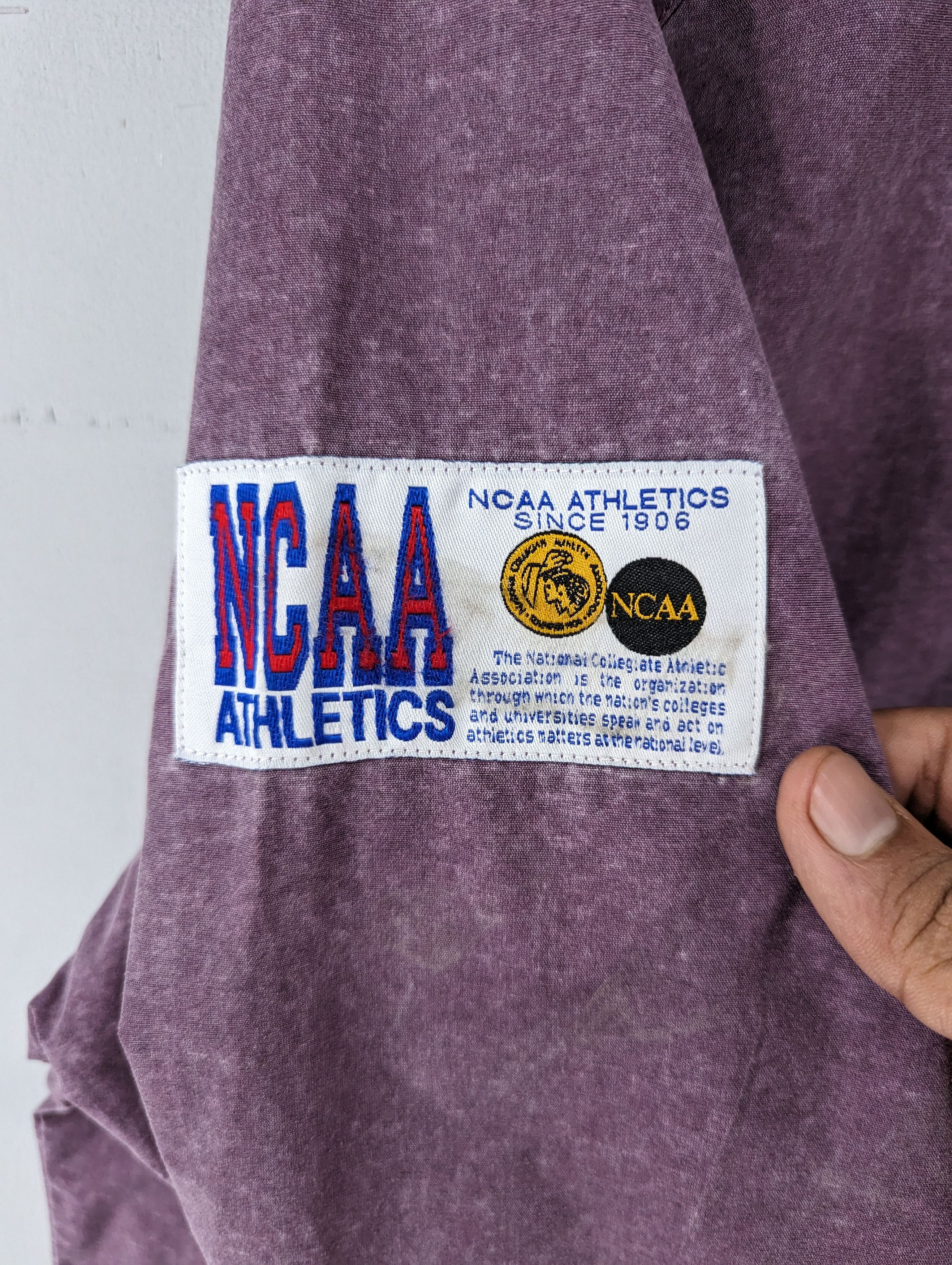 NCAA Vintage NCAA Athletics Halfzipper Anorak Windbreaker Jacket Size US L / EU 52-54 / 3 - 6 Thumbnail
