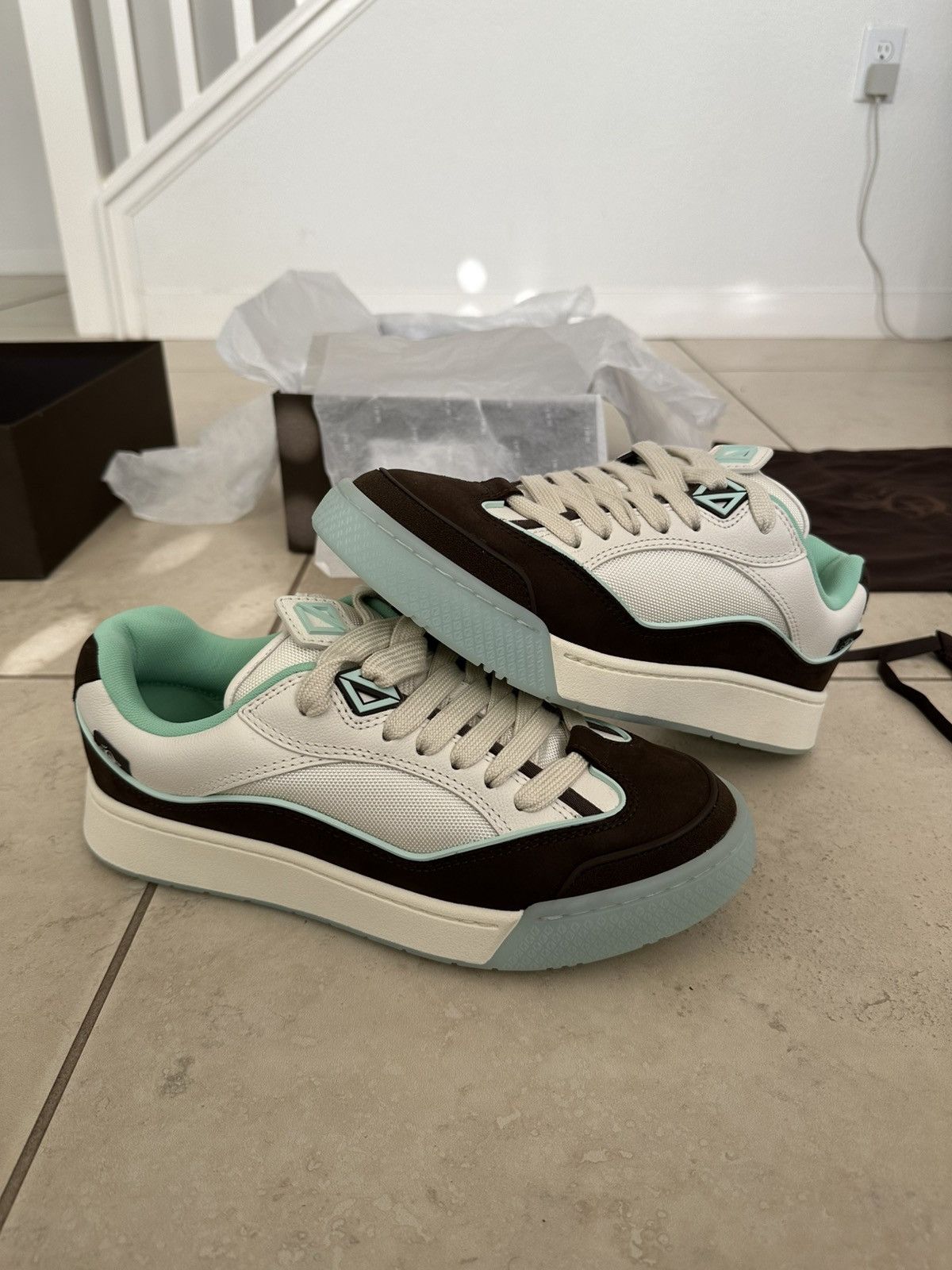 Dior × Travis Scott Travis Scott x Dior B713 Cream Mocha Size US 10.5 / EU 43-44 - 1 Thumbnail