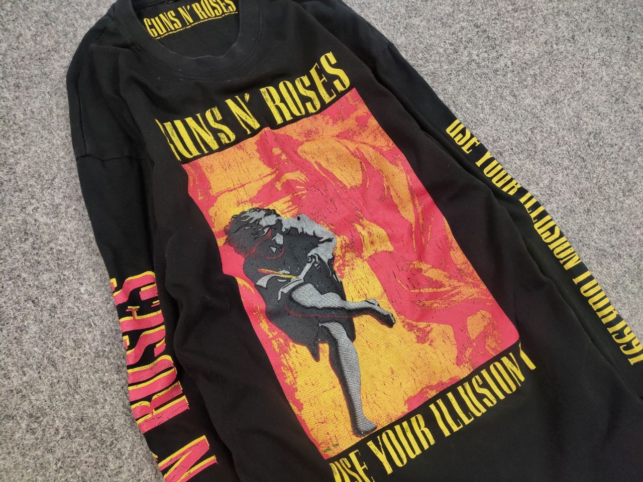 Band Tees Guns N Roses use your illusion i Long Sleeve Logo Vintage Size US M / EU 48-50 / 2 - 11 Thumbnail