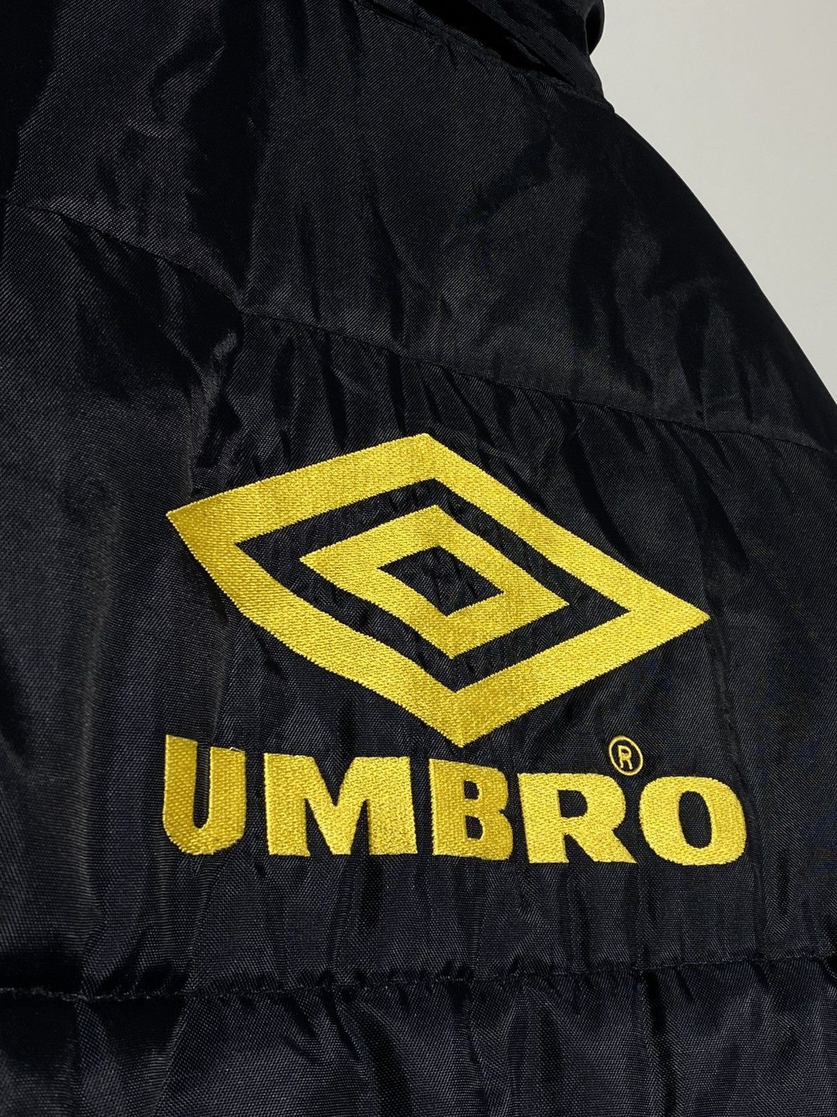 Umbro Vintage 1990s Umbro Manchester United Winter Padded Jacket Size US XL / EU 56 / 4 - 13 Thumbnail