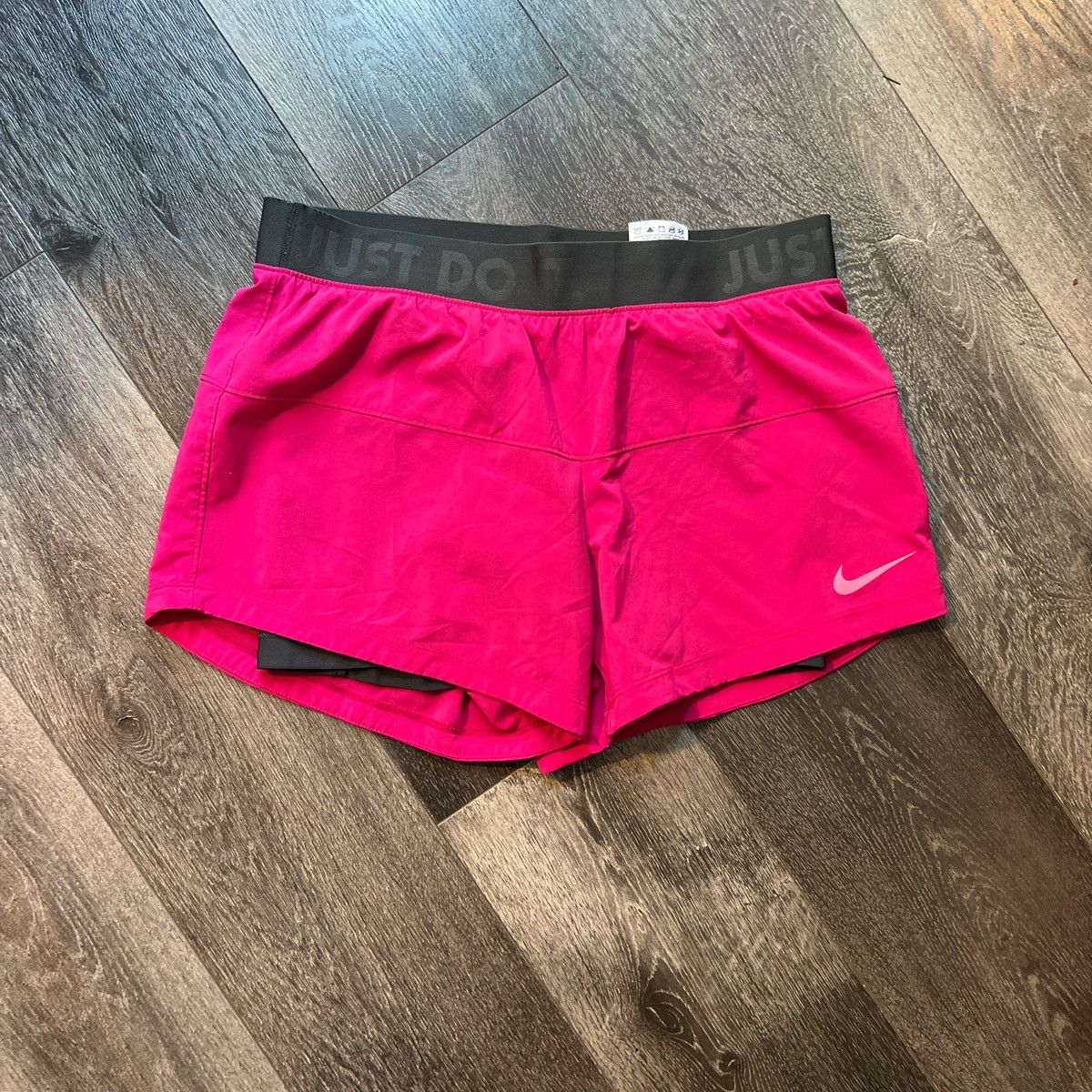 Nike Nike pink shorts Size 27" / US 4 / IT 40 - 1 Thumbnail