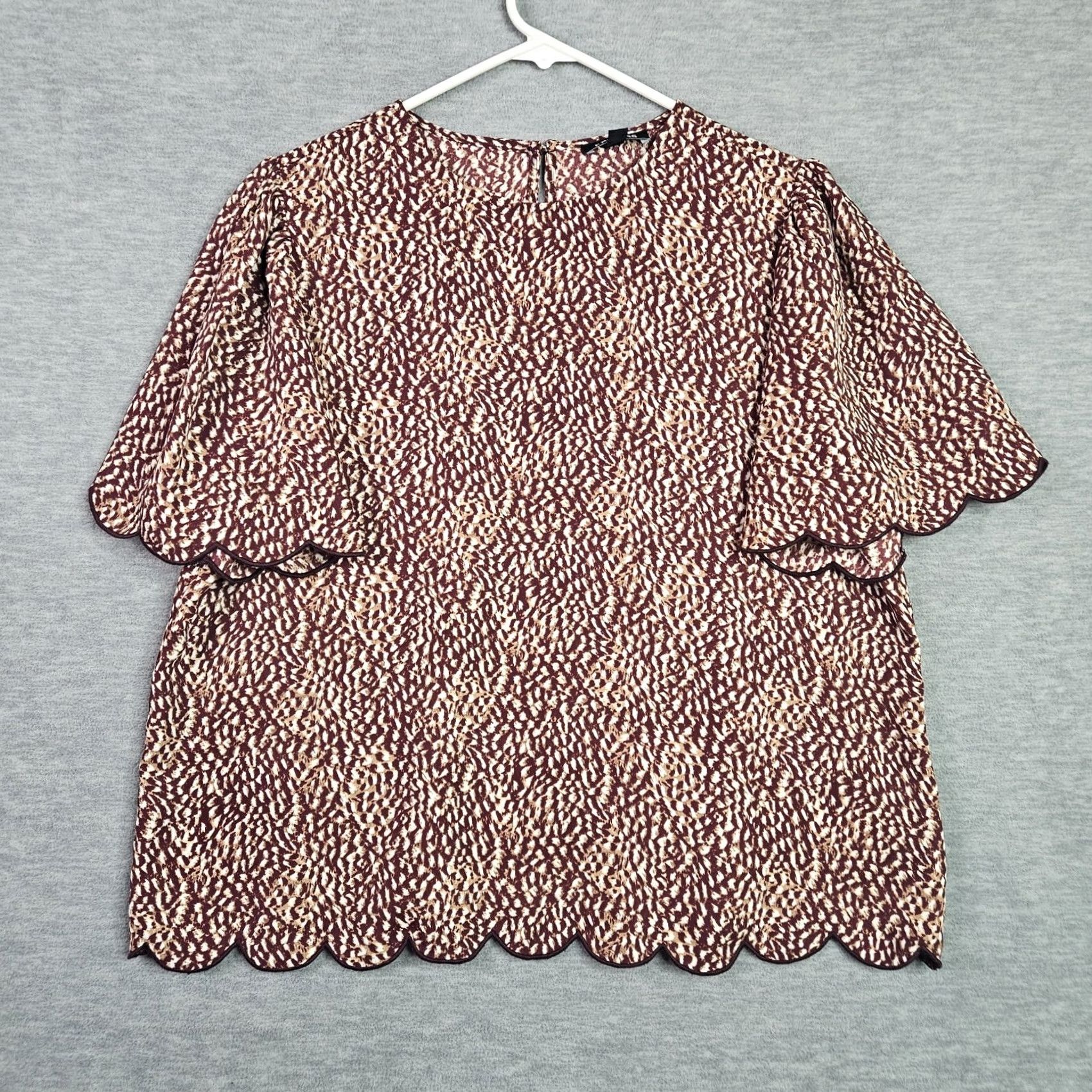 Express Express Size L Multicolor Flutter Sleeve Top Womens Blouse Shirt Circle Short Sleeve Polyster Scalloped N/A Size L / US 10 / IT 46 - 2 Thumbnail
