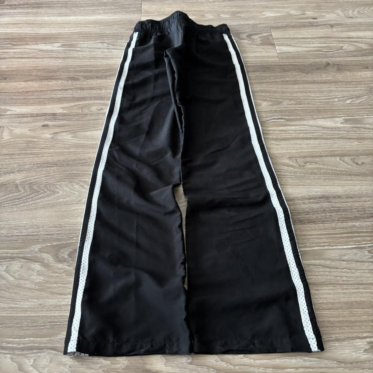 Japanese Brand Vintage Y2K/2000s Cute Black Striped Streetwear Track Pants! Fits S Size 26" / US 2 / IT 38 - 4 Thumbnail