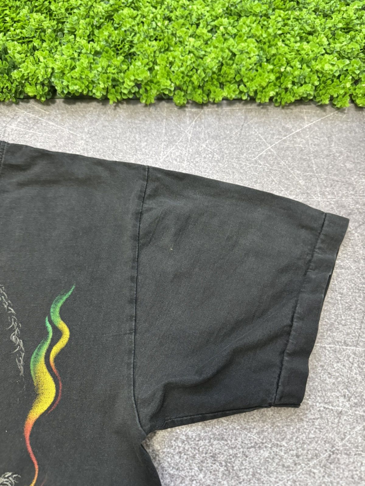 Vintage Vintage Bob Marley Joint T Shirt Faded Smoke Y2k Size US L / EU 52-54 / 3 - 10 Thumbnail