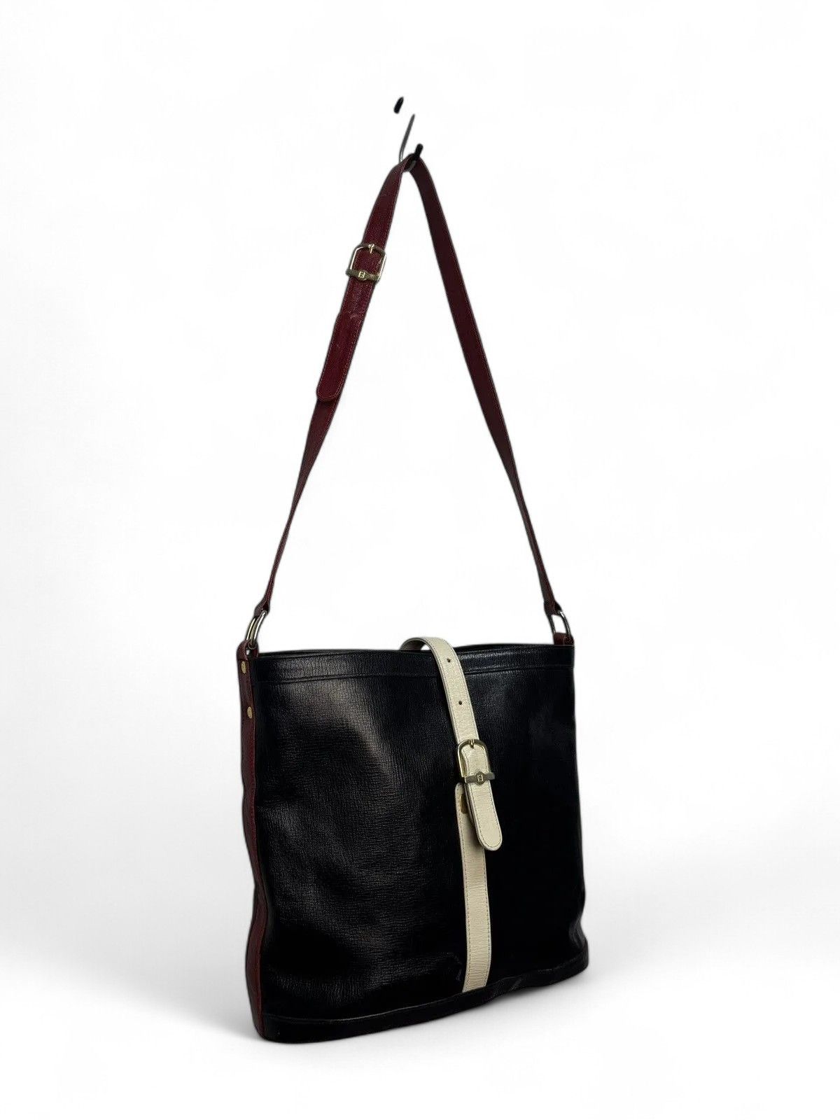 Fendi Fendi Vintage Black Leather Shoulder Bag Classic Luxury Size ONE SIZE - 2 Thumbnail