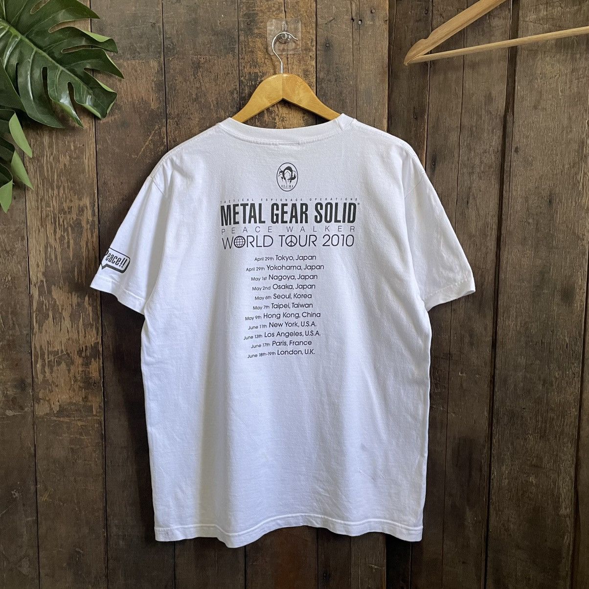 Vintage Vintage Metal Gear Solid World Tour 2010 Tshirt Size US L / EU 52-54 / 3 - 3 Thumbnail