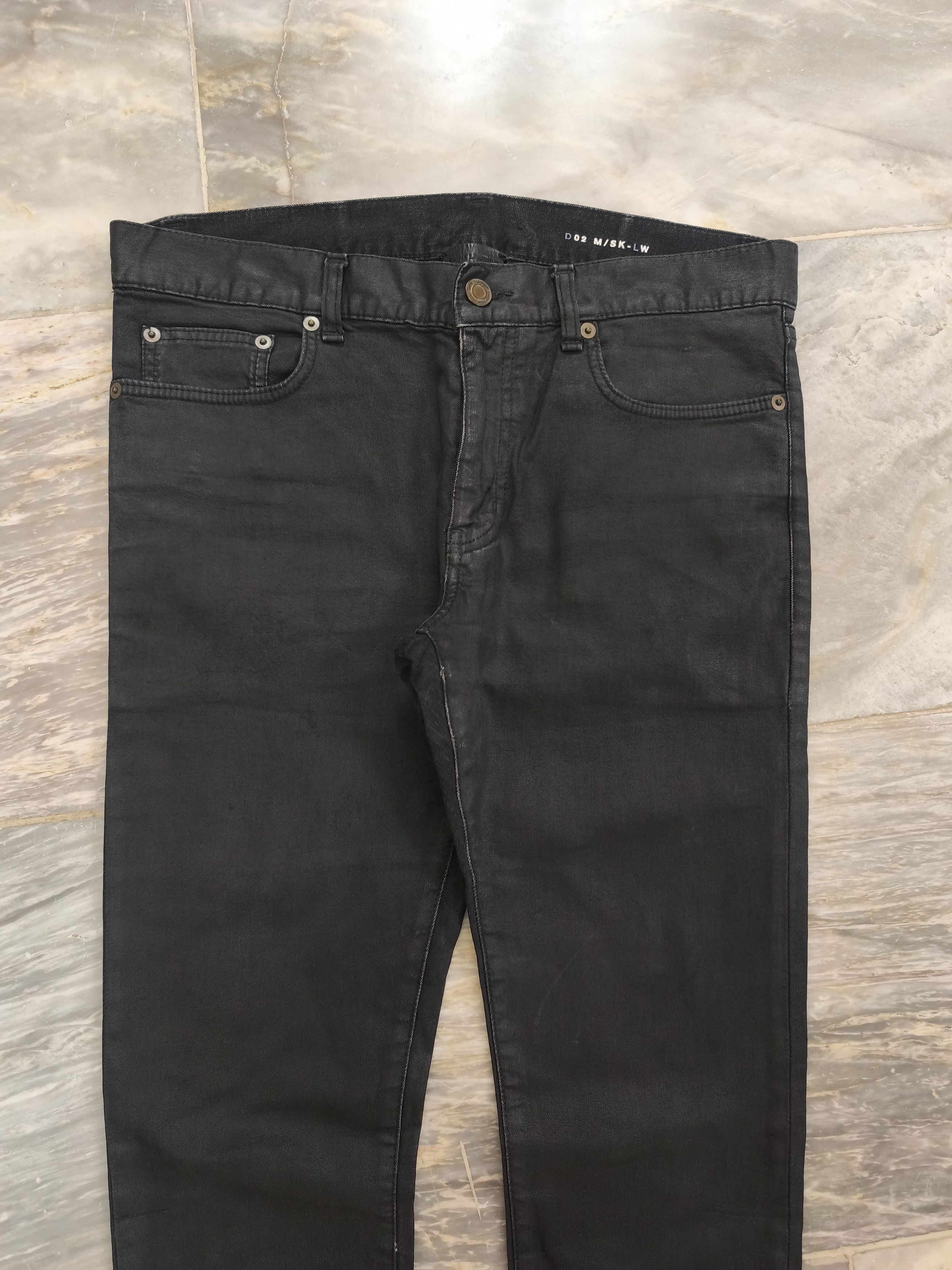 Saint Laurent Paris Saint Laurent Paris 2013 Waxed Black D02 Denim Size US 30 / EU 46 - 2 Thumbnail