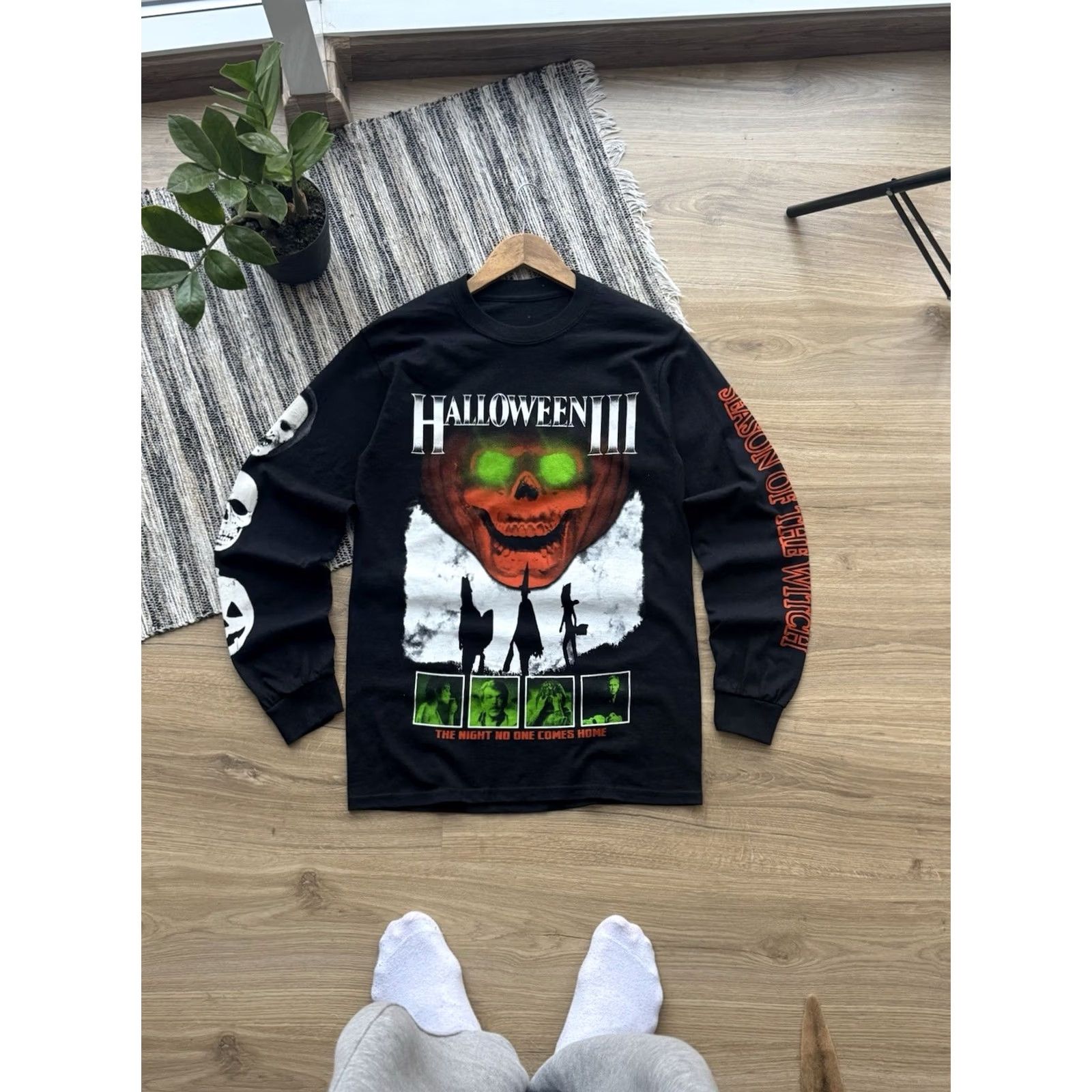Vintage VINTAGE Halloween 3 Michael Myers Season Of The Witch Horror Movie Long Sleeve T-Shirt Womens/Mens S/M Black 80s Movie Halloween Merch Logo Size US M / EU 48-50 / 2 - 2 Thumbnail
